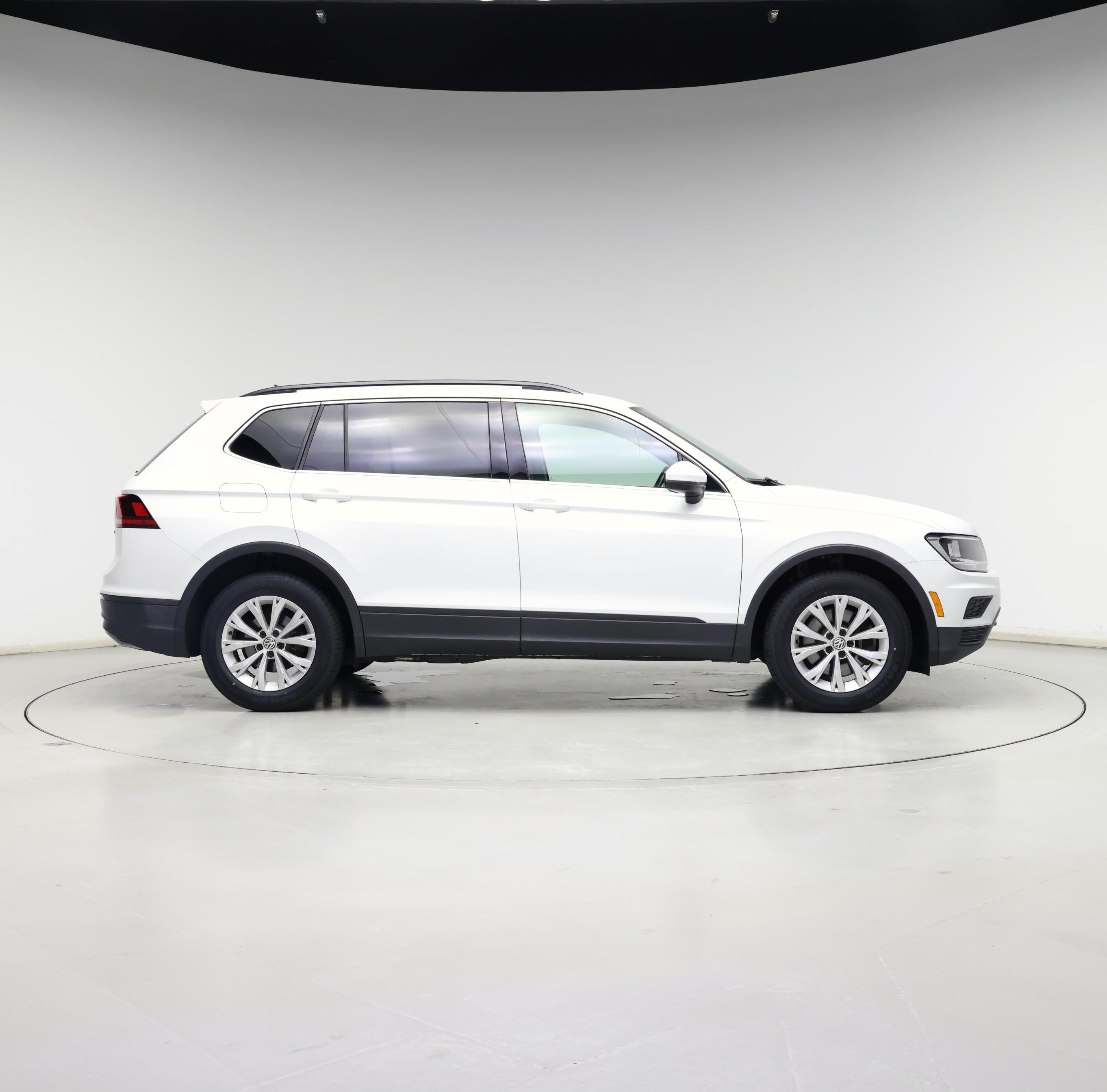 Thumbnail: 2019 Volkswagen Tiguan - 7