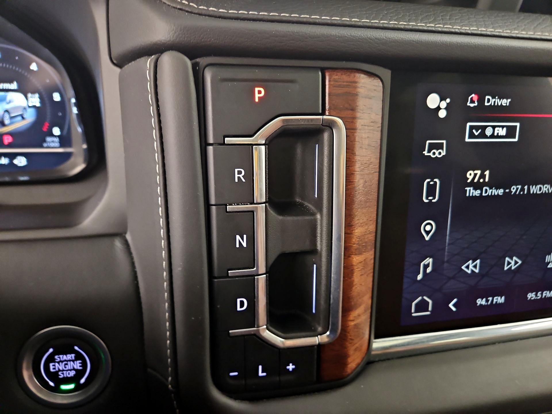 Thumbnail: 2023 GMC Yukon XL - 17