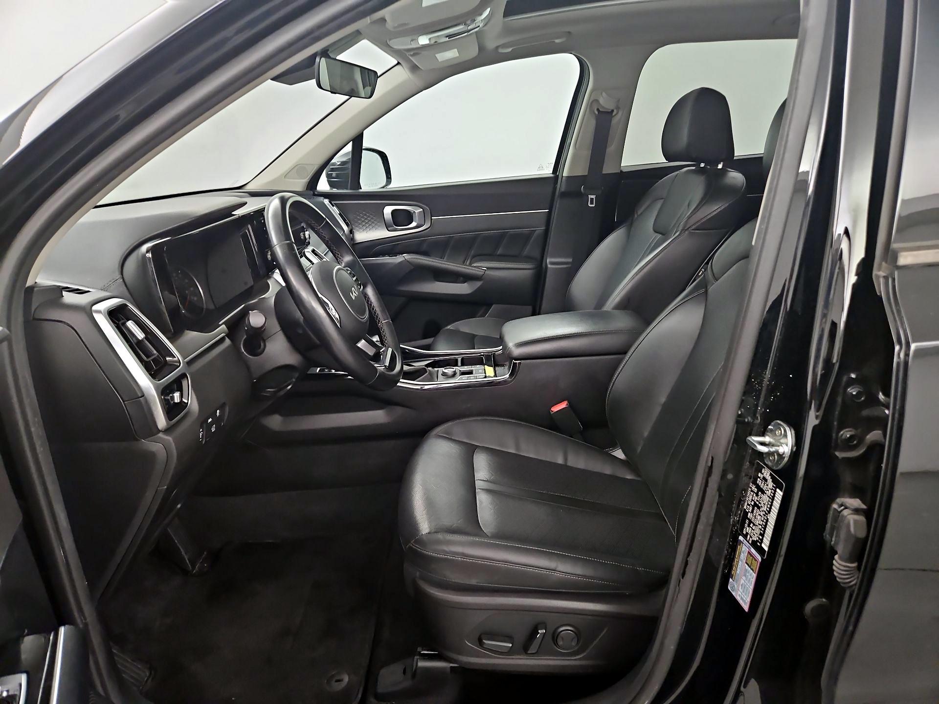 Thumbnail: 2022 Kia Sorento - 11