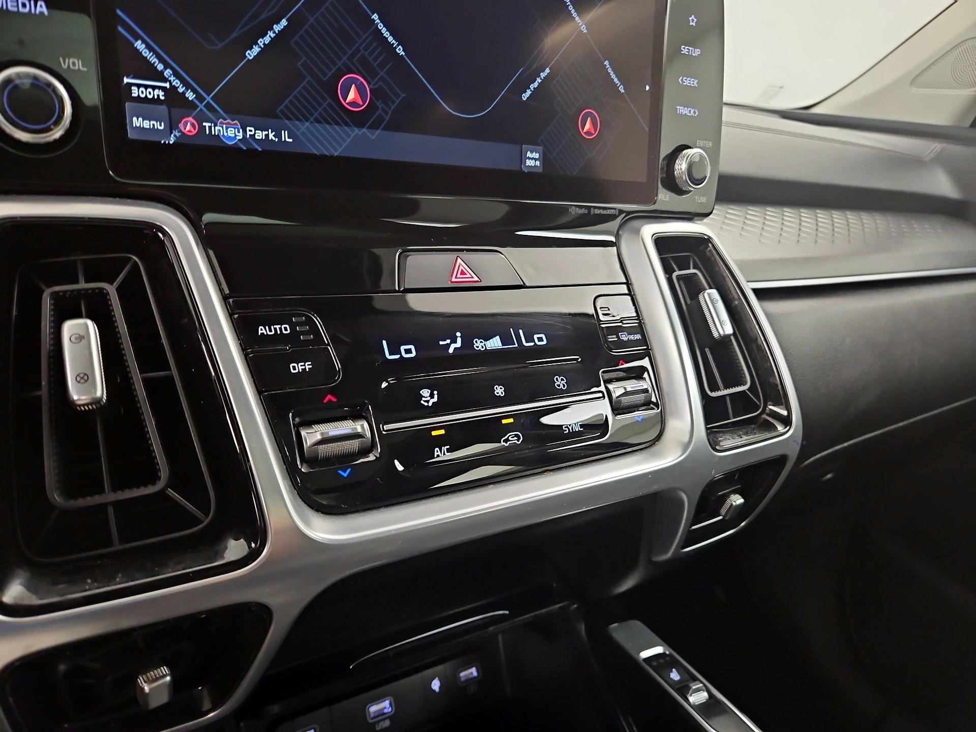 Thumbnail: 2022 Kia Sorento - 17