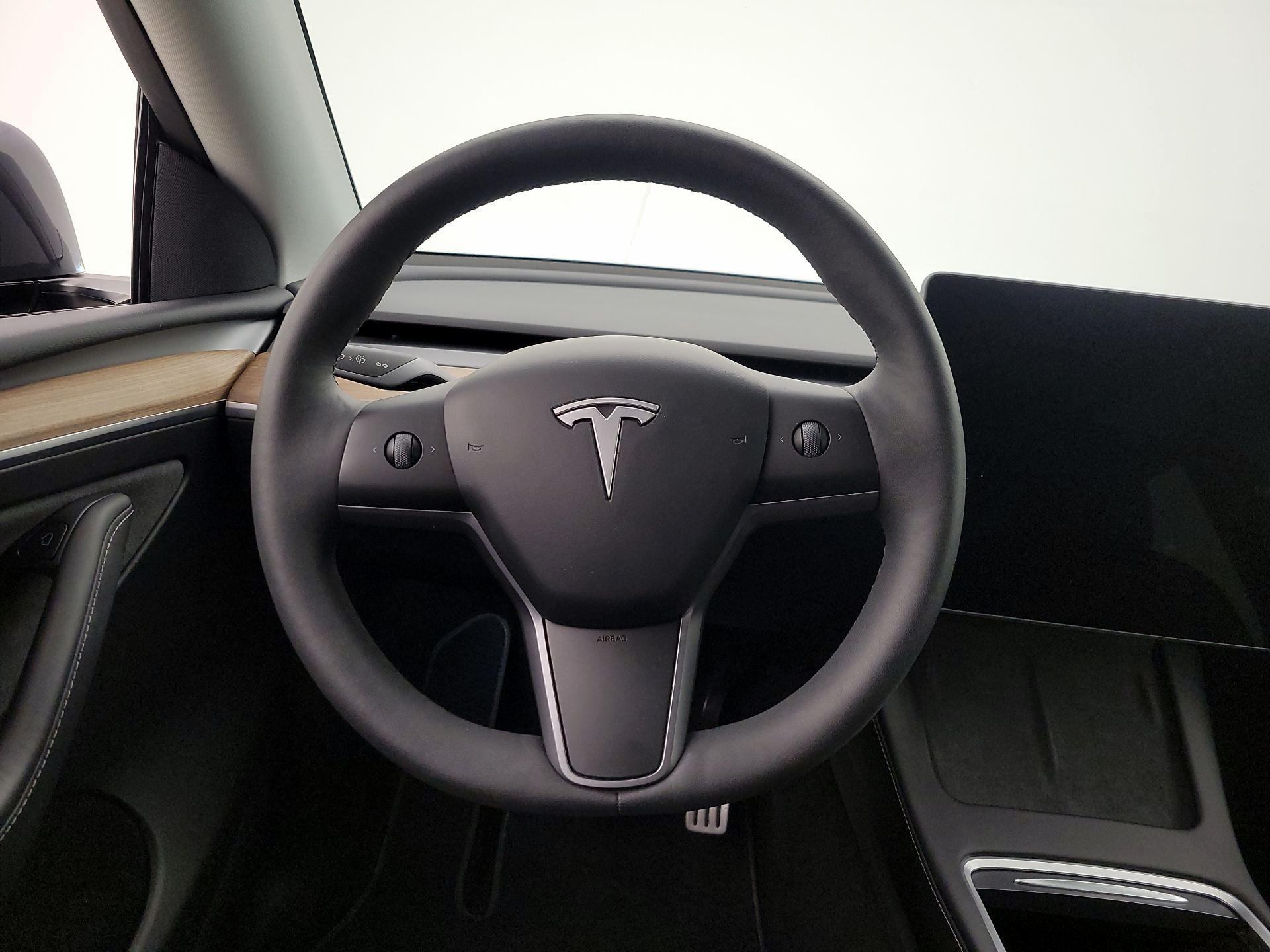 Thumbnail: 2023 Tesla Model Y - 10