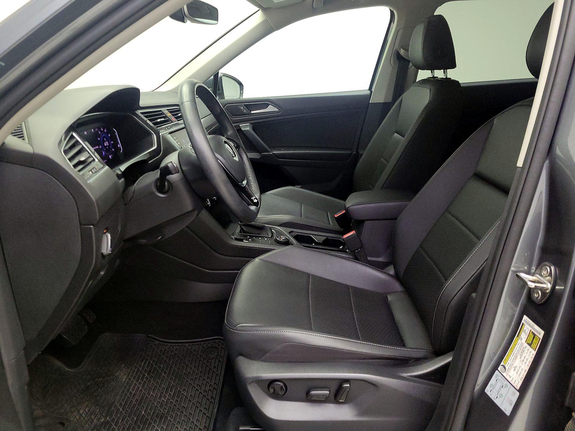 Thumbnail: 2020 Volkswagen Tiguan - 11
