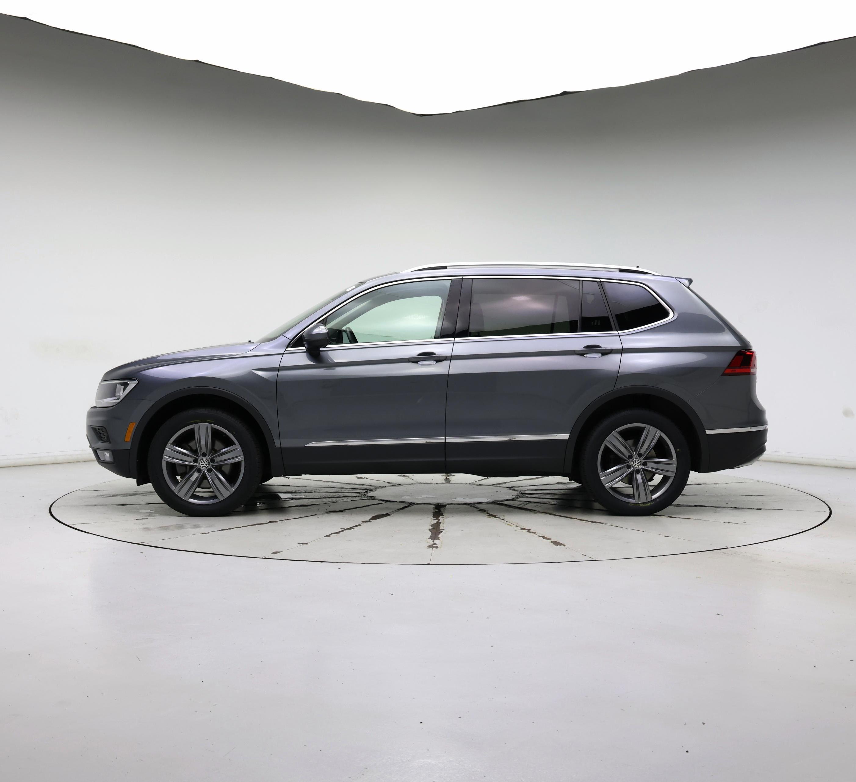 Thumbnail: 2020 Volkswagen Tiguan - 3