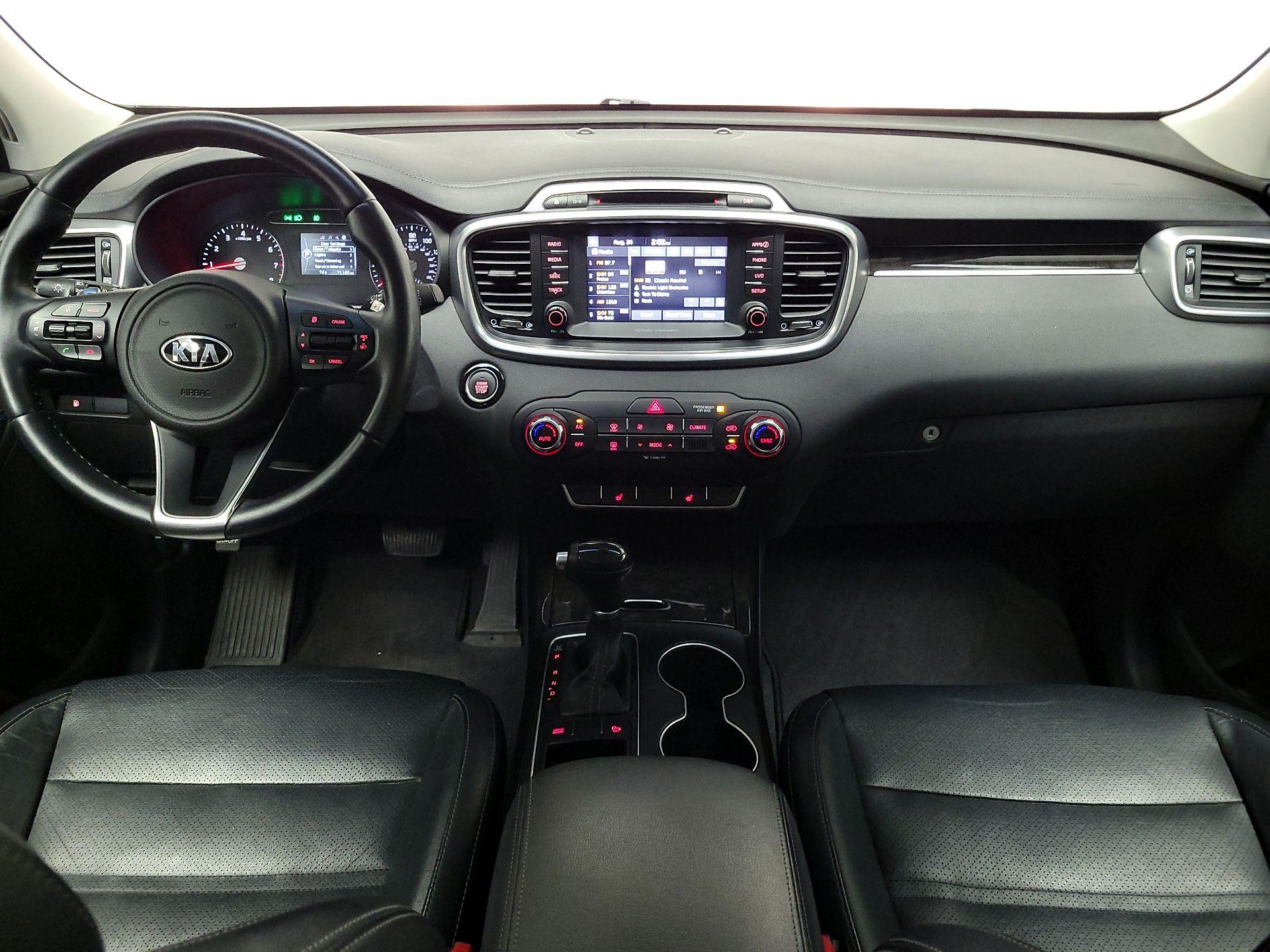 Thumbnail: 2017 Kia Sorento - 9