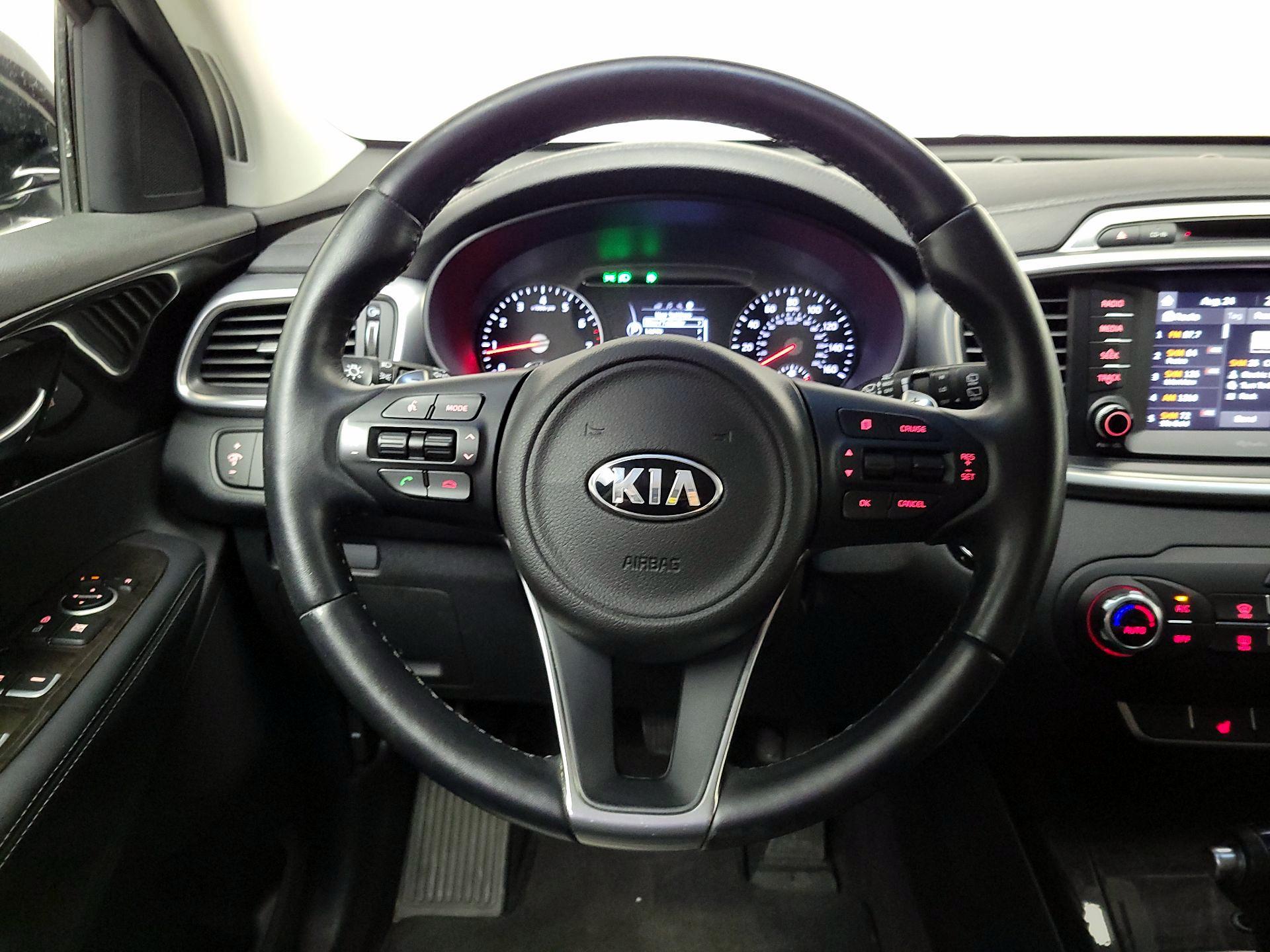 Thumbnail: 2017 Kia Sorento - 10