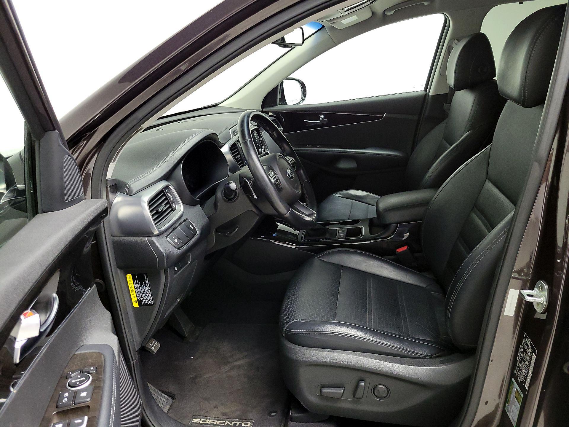Thumbnail: 2017 Kia Sorento - 11