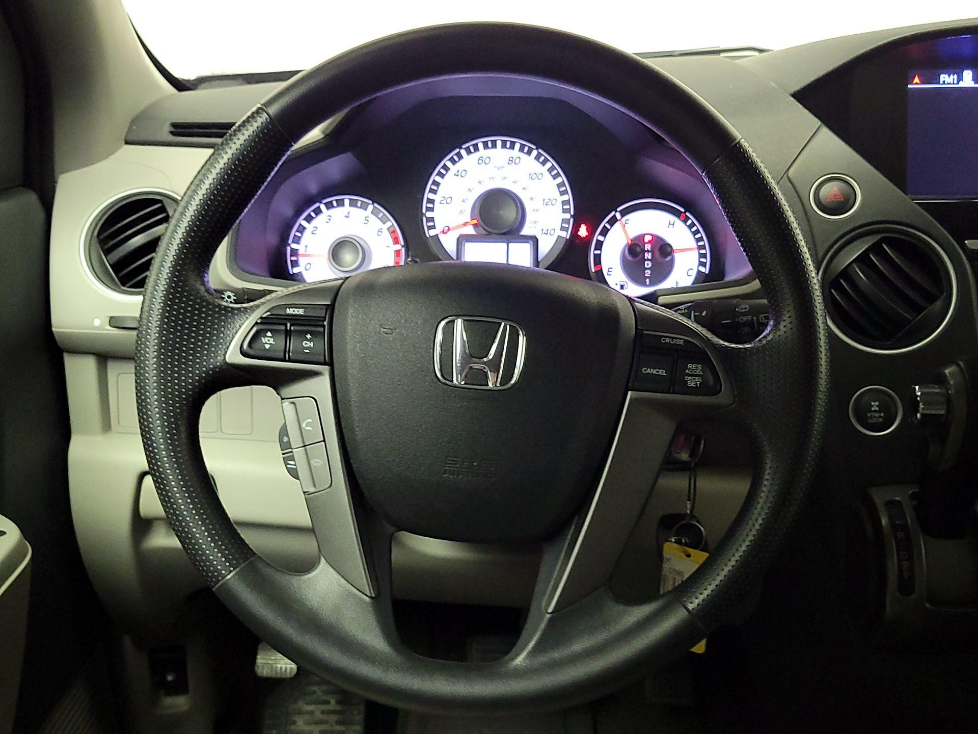 Thumbnail: 2015 Honda Pilot - 10
