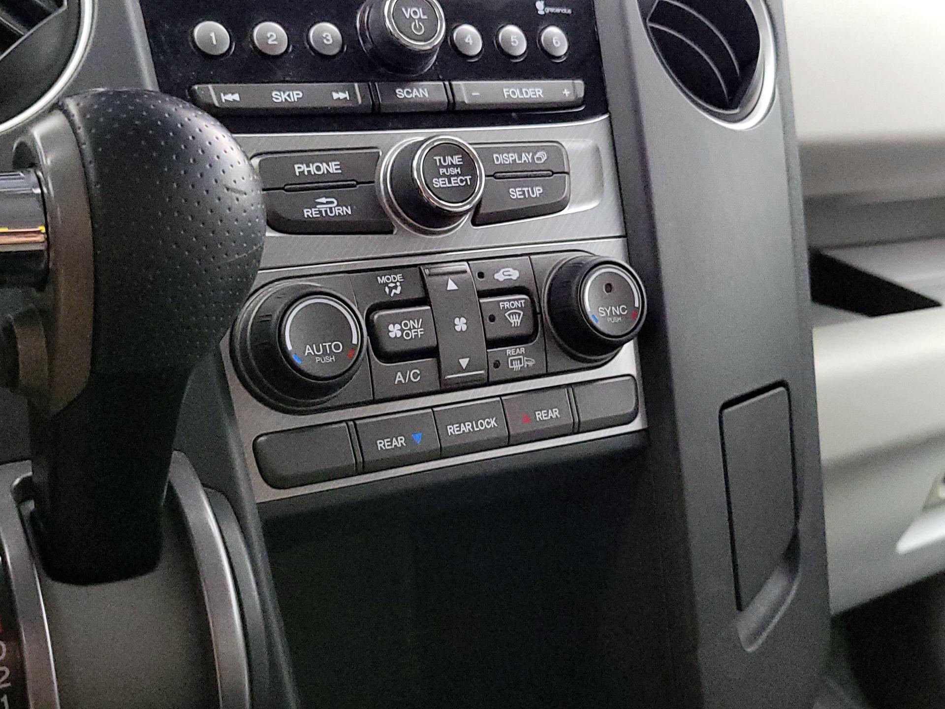 Thumbnail: 2015 Honda Pilot - 16