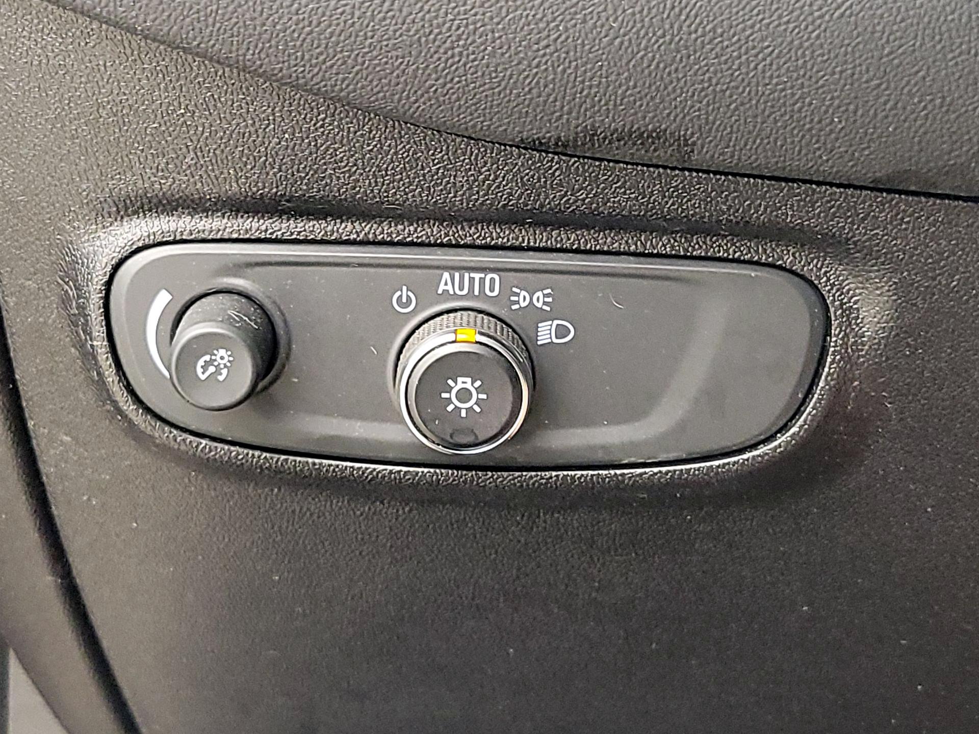 Thumbnail: 2019 Chevrolet Equinox - 13