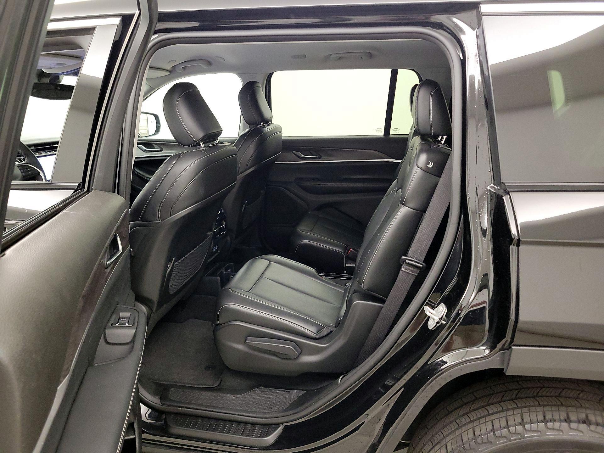 Thumbnail: 2023 Jeep Grand Cherokee L - 20