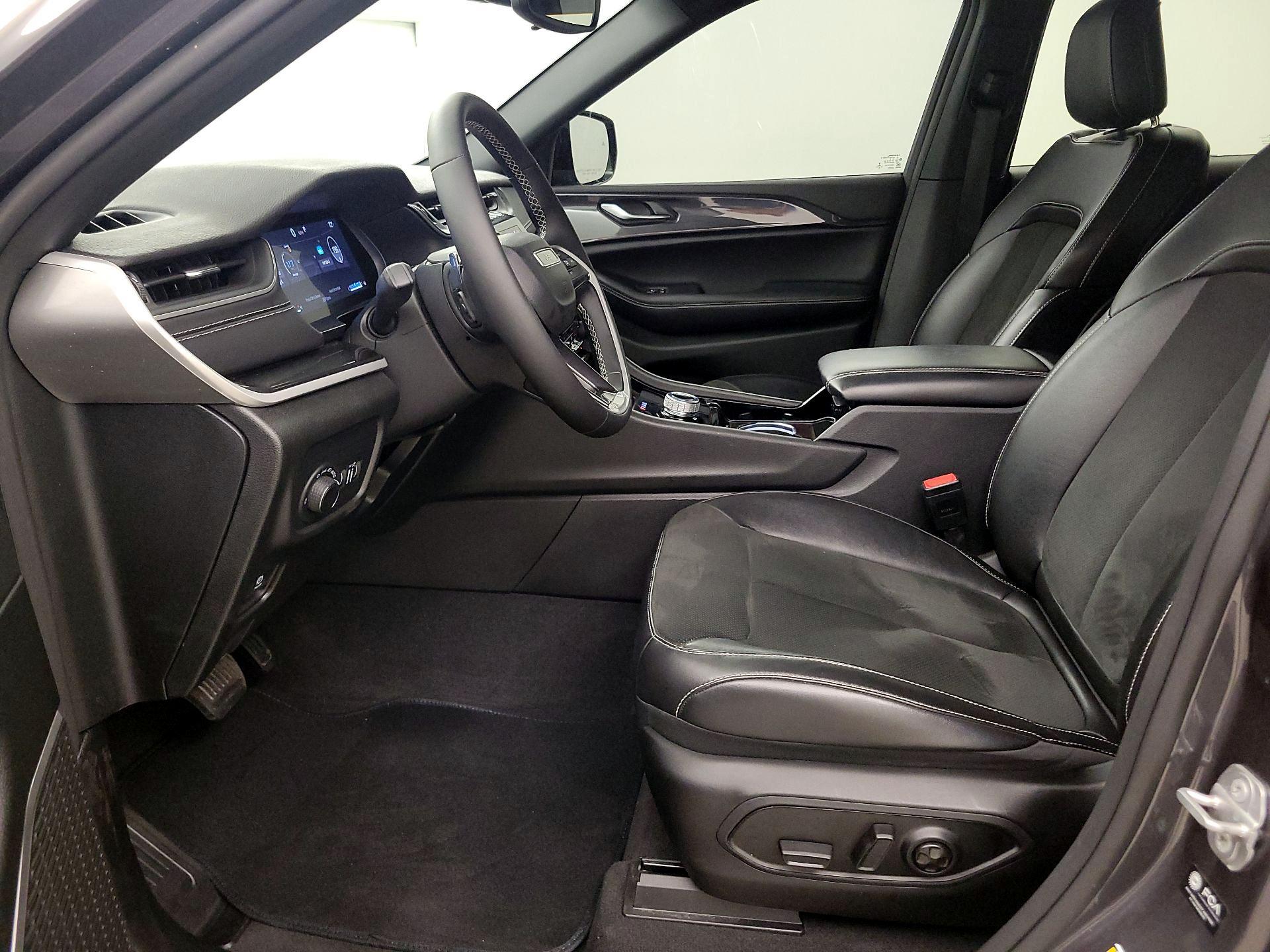 Thumbnail: 2022 Jeep Grand Cherokee - 11