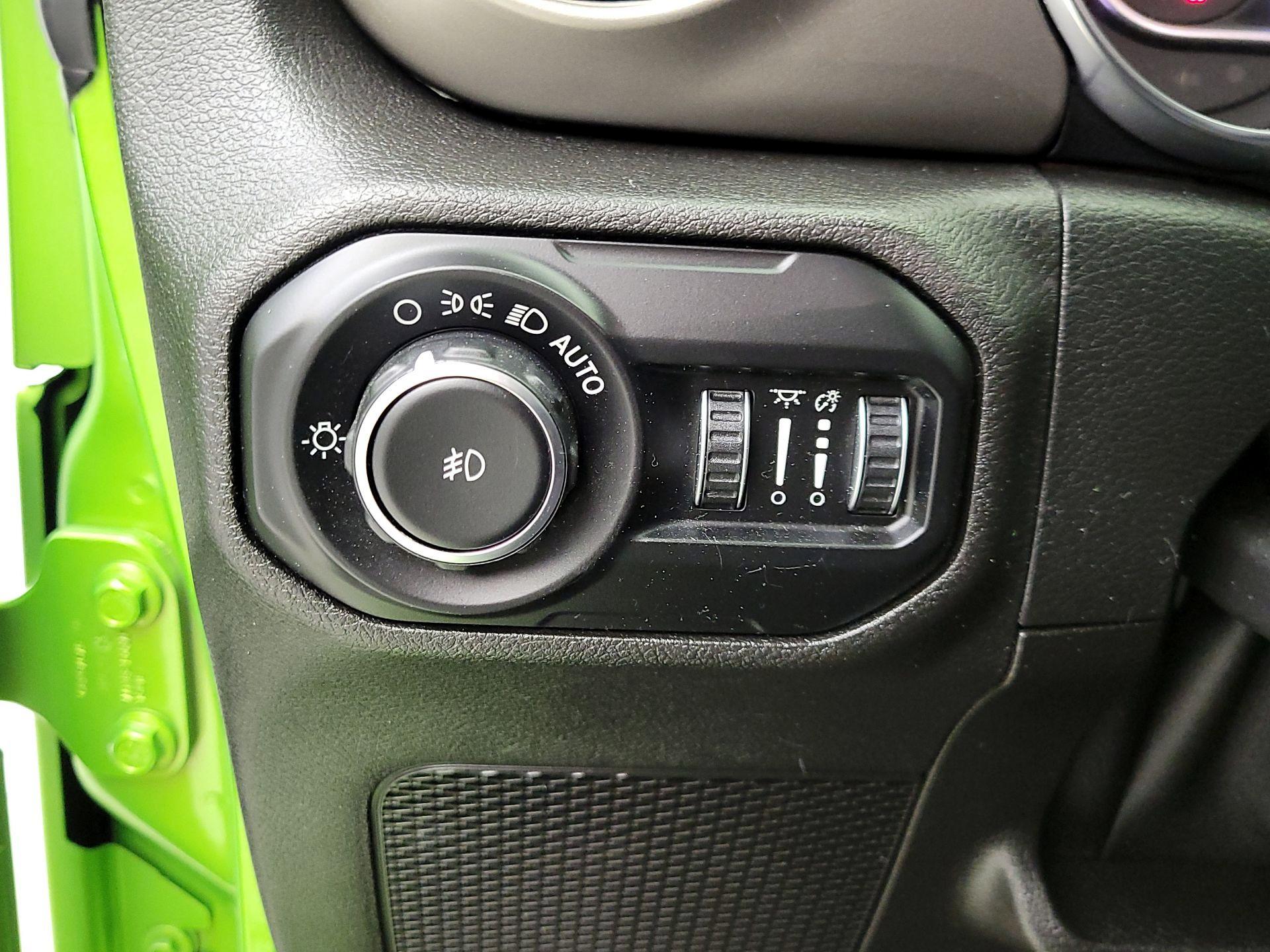 Thumbnail: 2019 Jeep Wrangler - 13