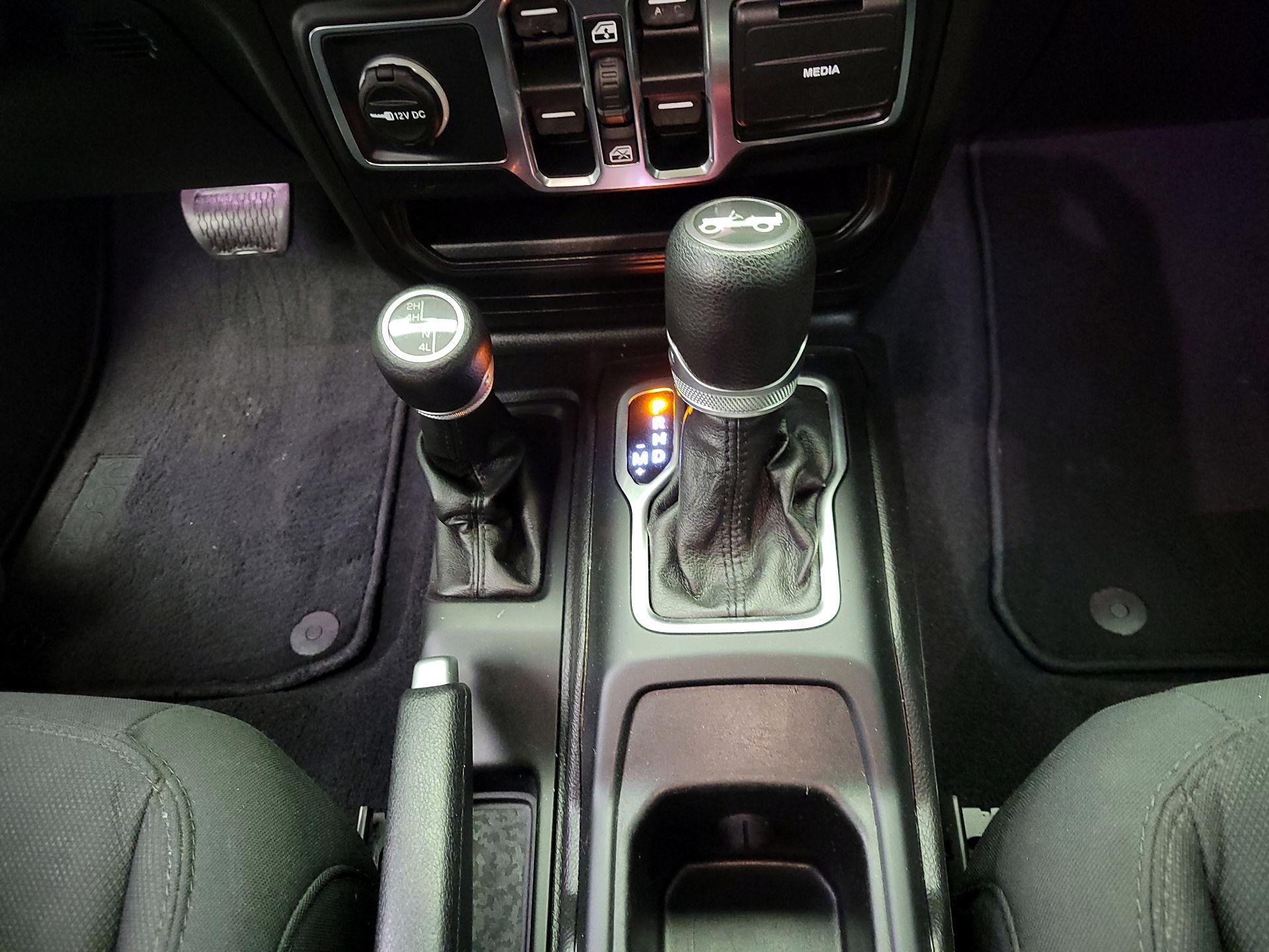 Thumbnail: 2019 Jeep Wrangler - 17