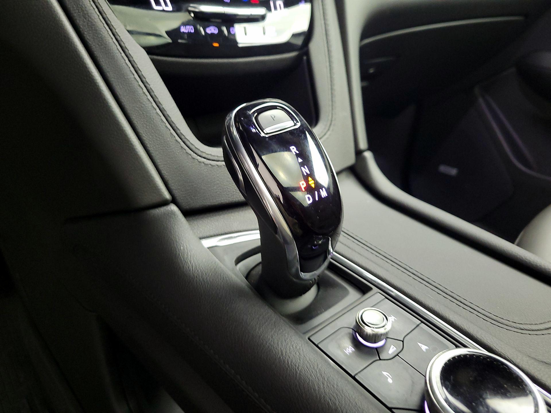 Thumbnail: 2023 Cadillac XT5 - 17