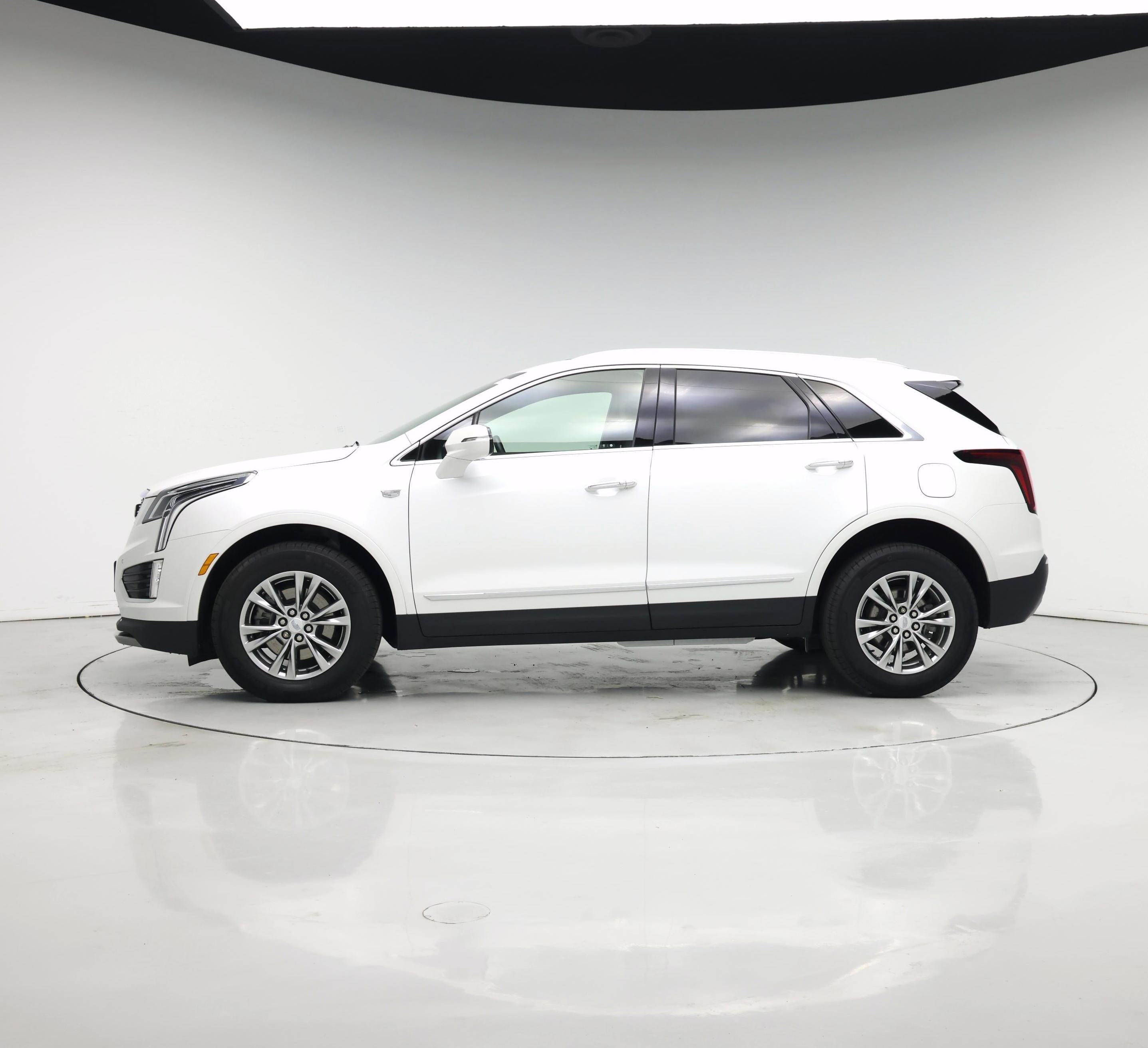 Thumbnail: 2023 Cadillac XT5 - 3