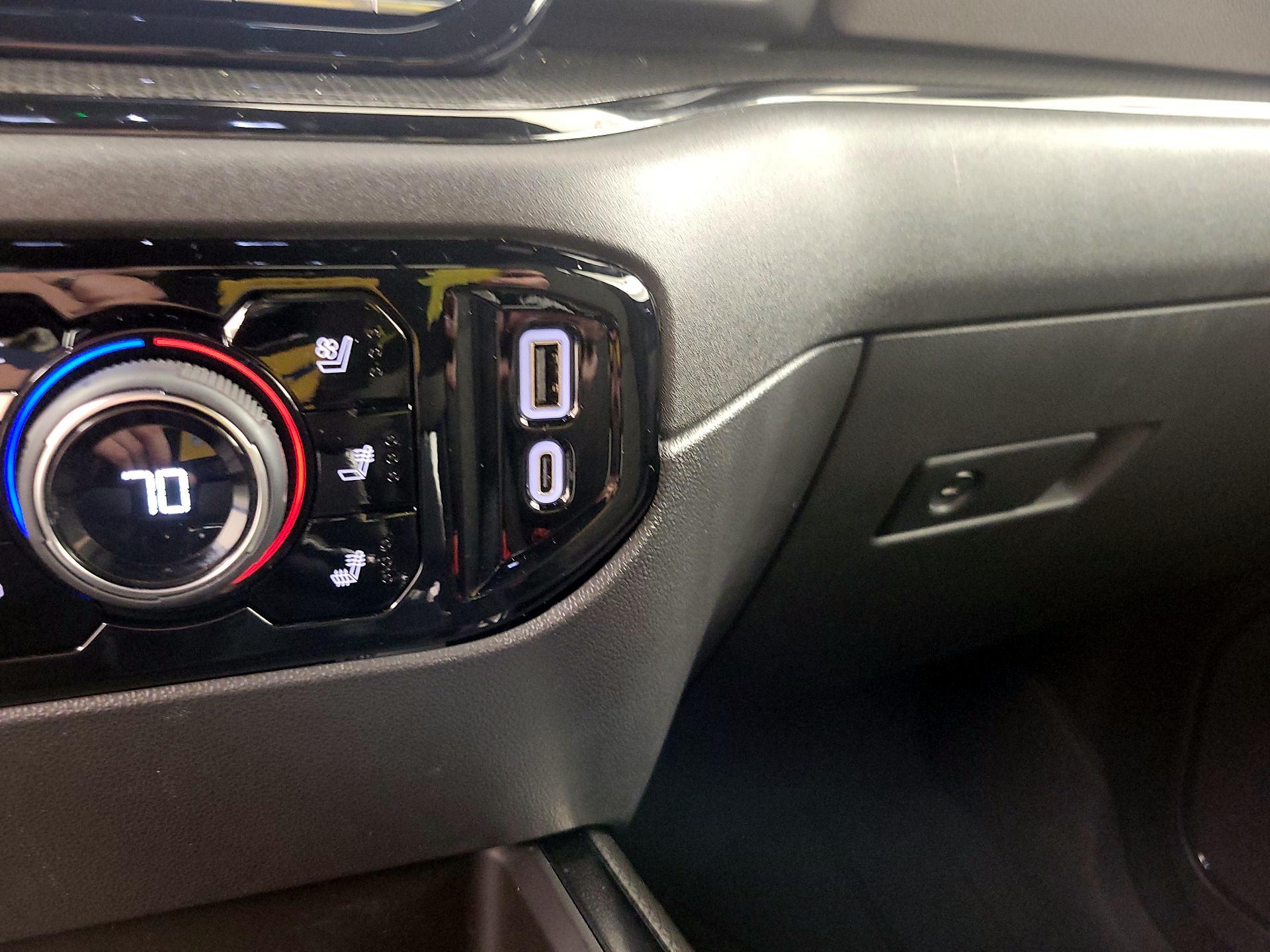Thumbnail: 2024 Chevrolet Silverado 1500 - 18