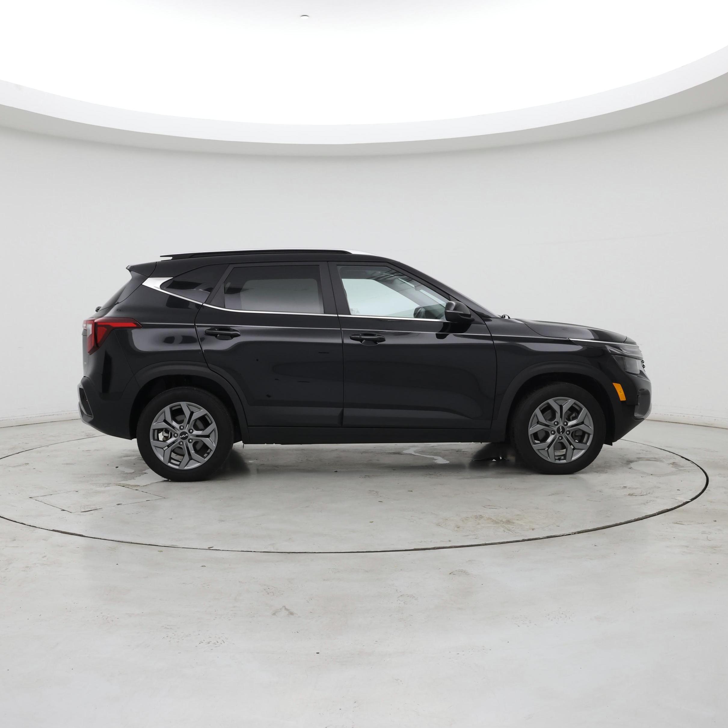Thumbnail: 2024 Kia Seltos - 7