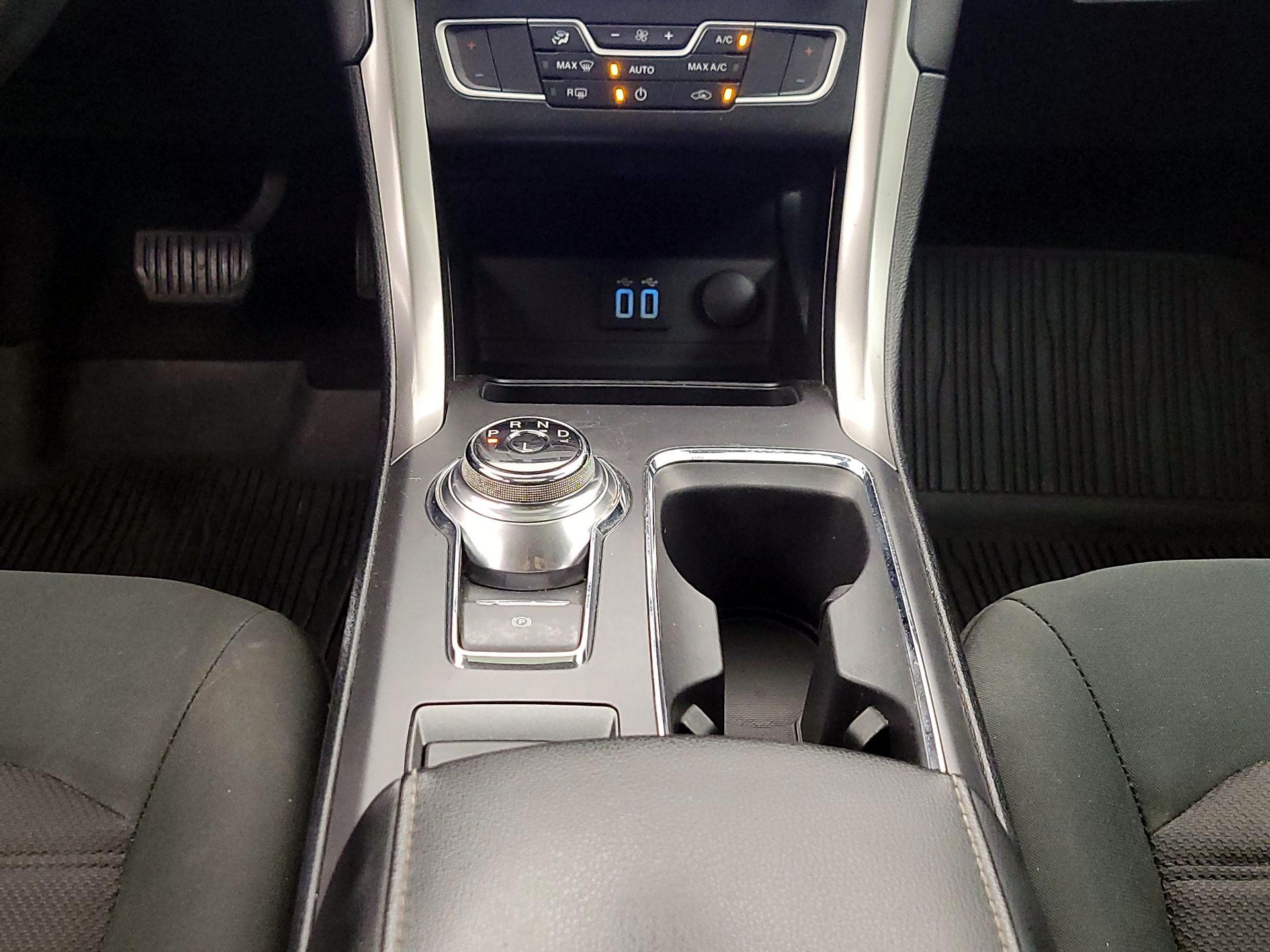 Thumbnail: 2020 Ford Fusion - 18