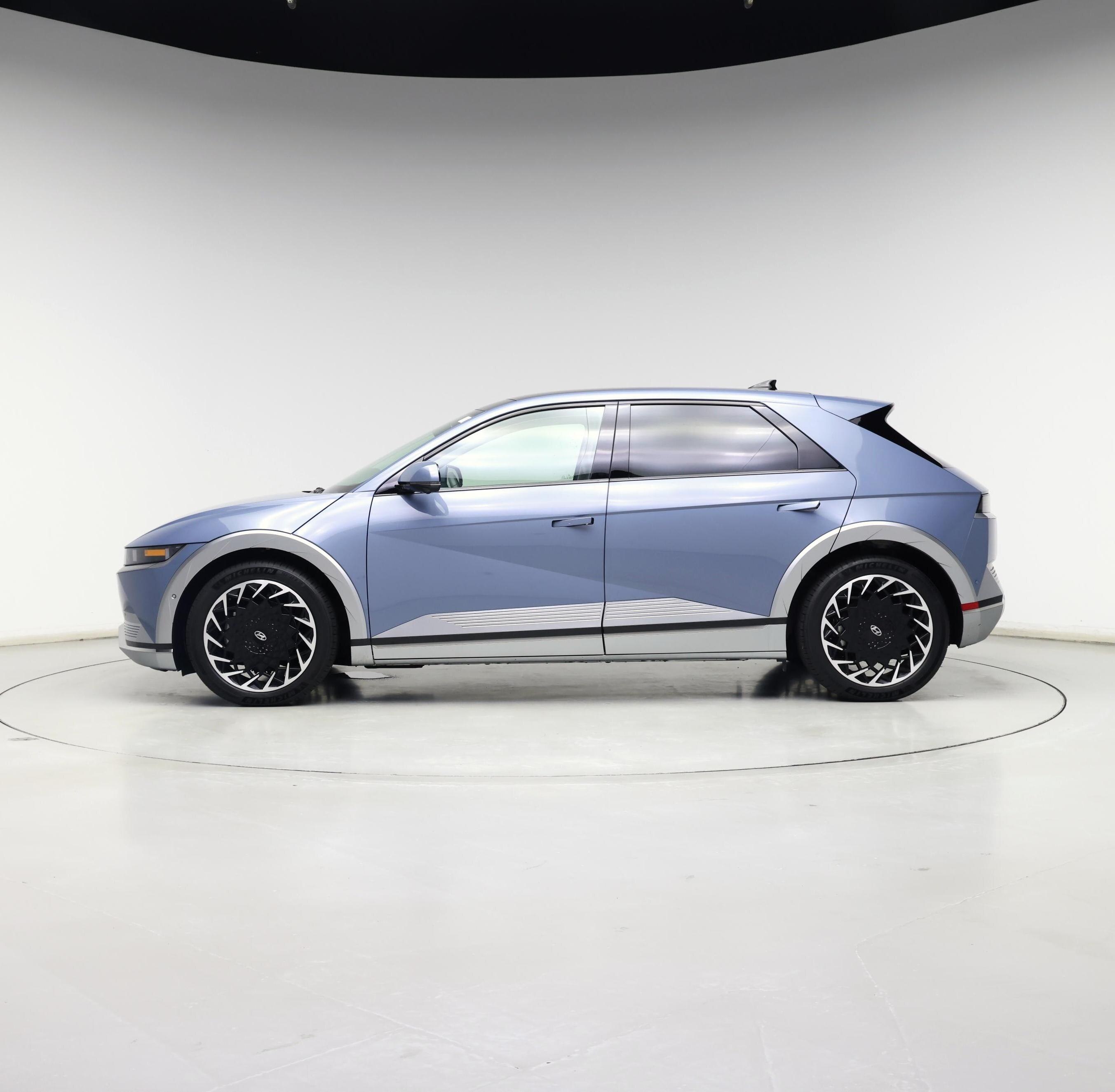 Thumbnail: 2023 Hyundai Ioniq 5 - 3