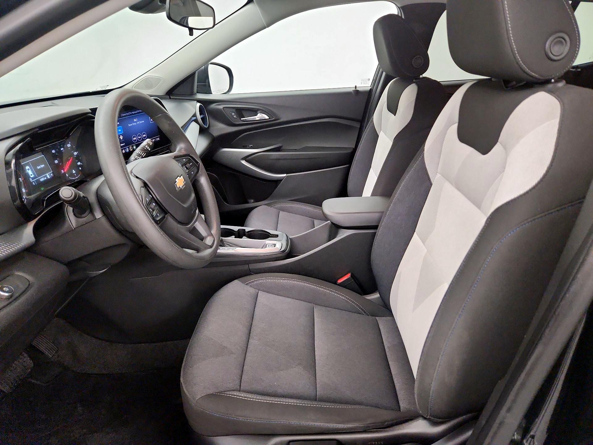 Thumbnail: 2024 Chevrolet Trax - 11