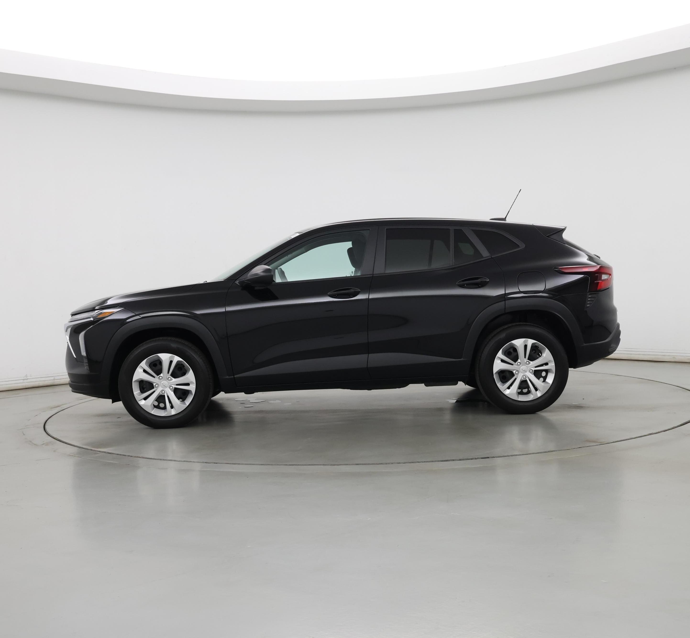Thumbnail: 2024 Chevrolet Trax - 3