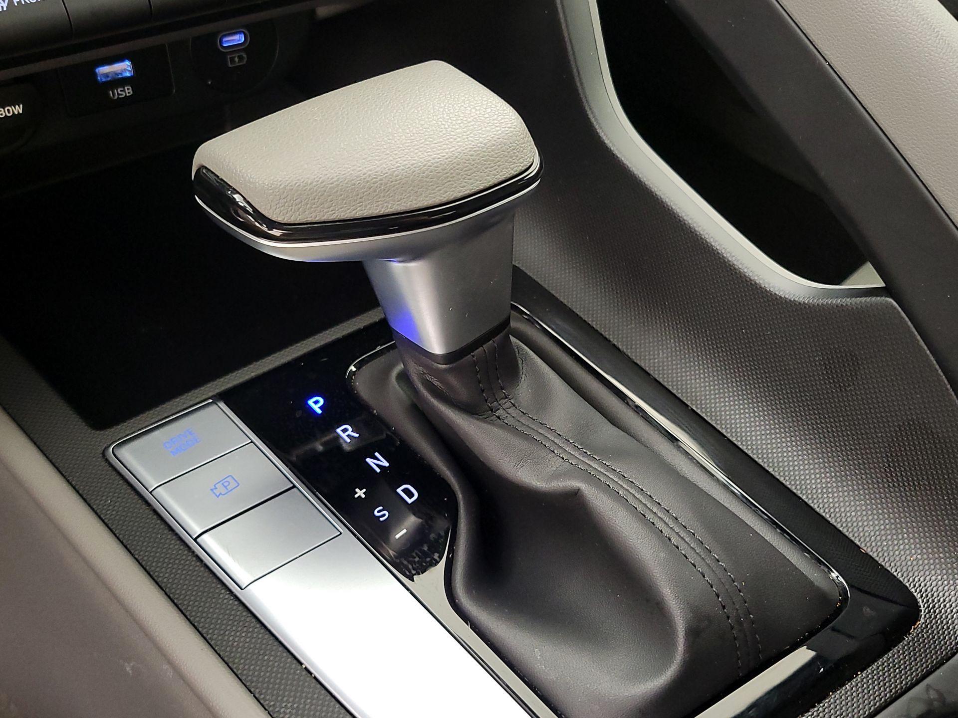 Thumbnail: 2024 Hyundai Elantra - 18