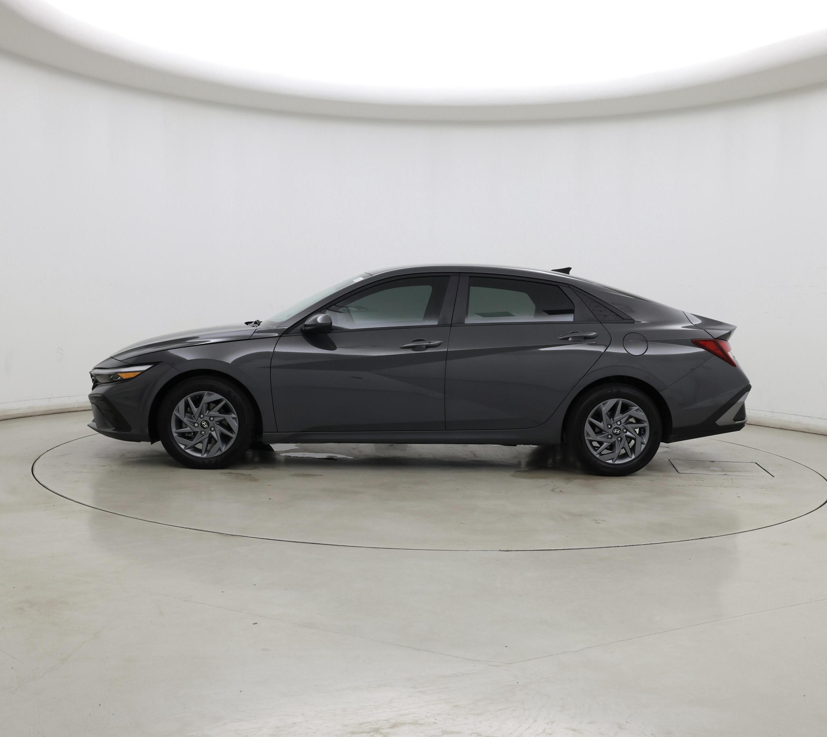 Thumbnail: 2024 Hyundai Elantra - 3