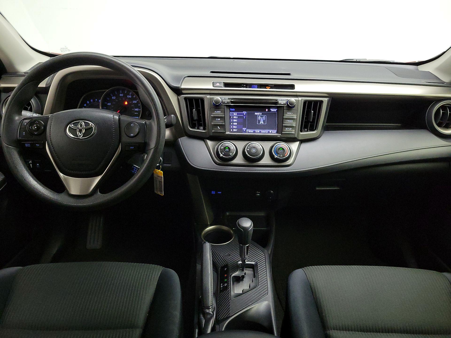 Thumbnail: 2015 Toyota RAV4 - 9