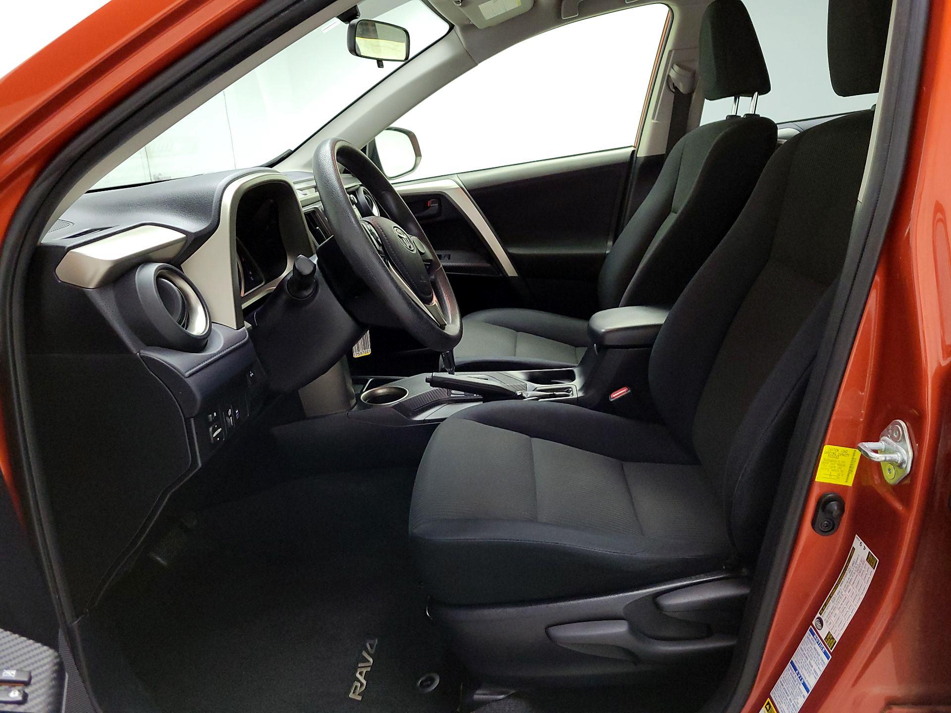Thumbnail: 2015 Toyota RAV4 - 11