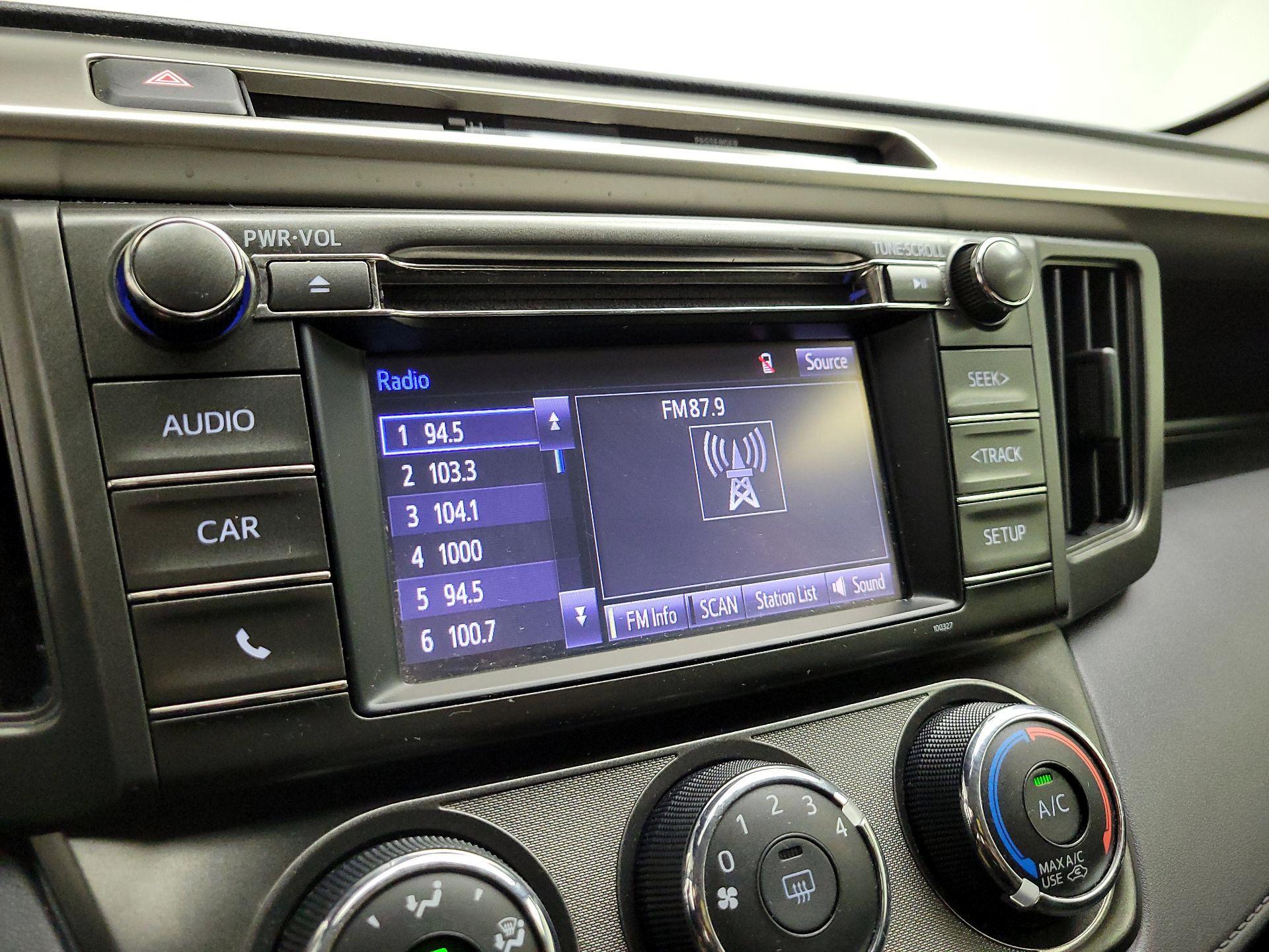 Thumbnail: 2015 Toyota RAV4 - 15