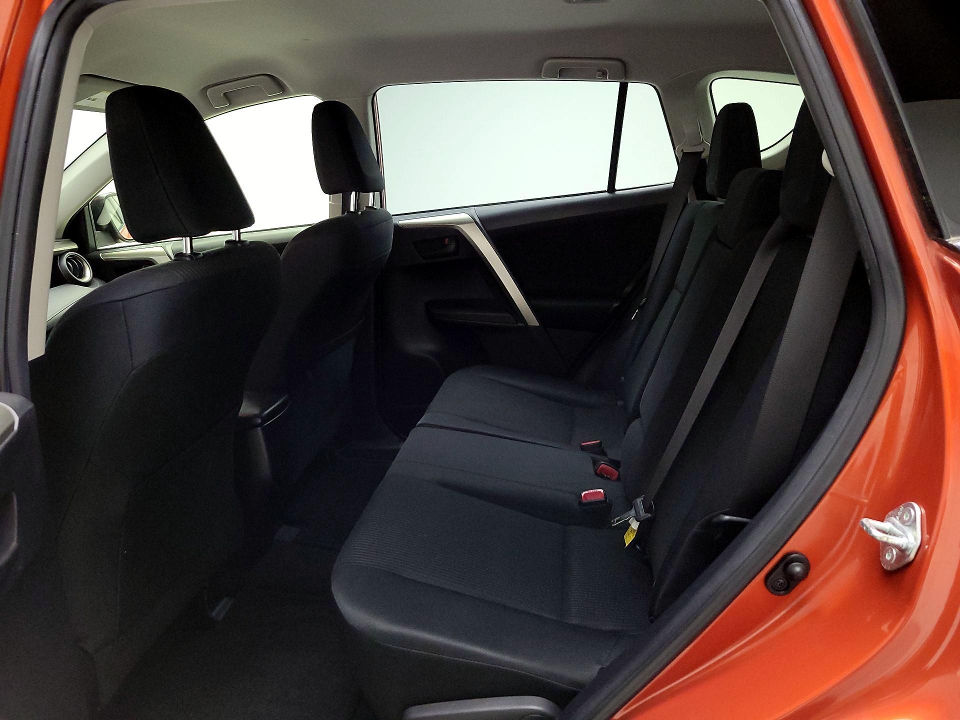 Thumbnail: 2015 Toyota RAV4 - 19