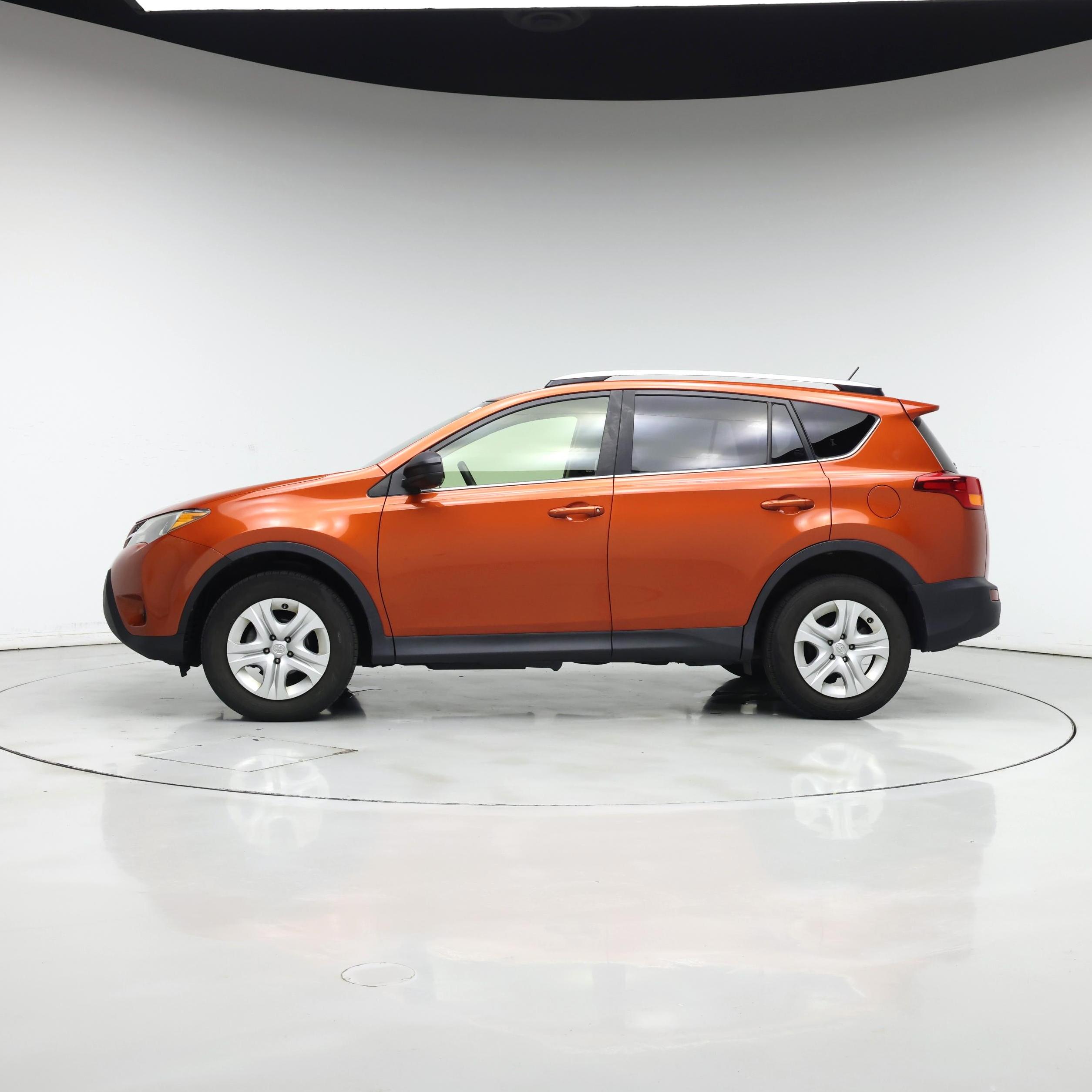 Thumbnail: 2015 Toyota RAV4 - 3