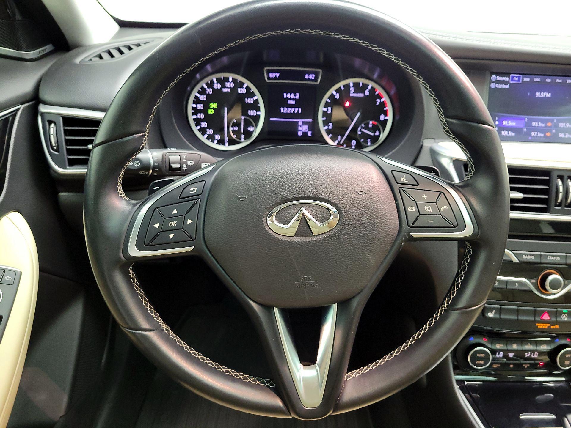 Thumbnail: 2018 INFINITI QX30 - 10