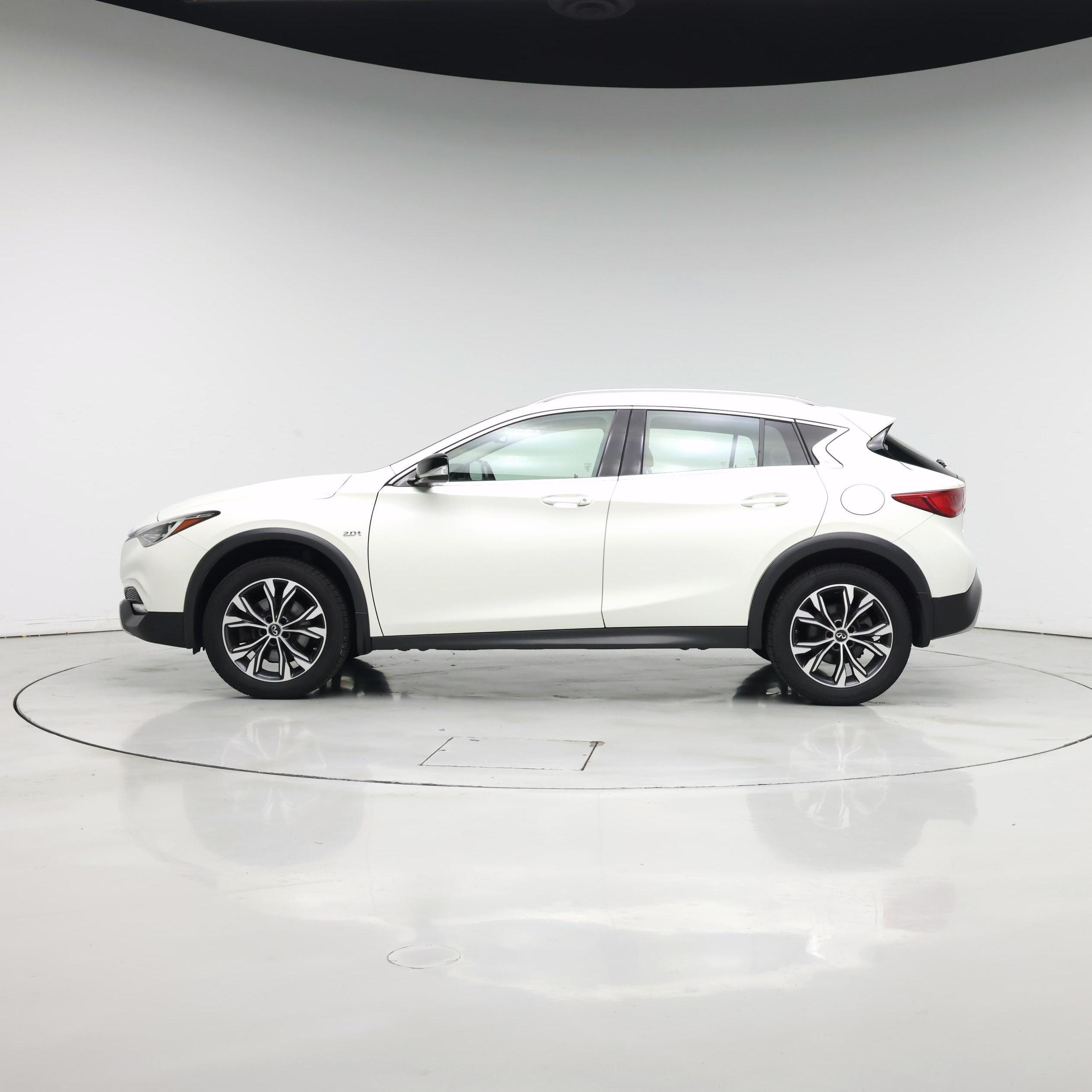 Thumbnail: 2018 INFINITI QX30 - 3