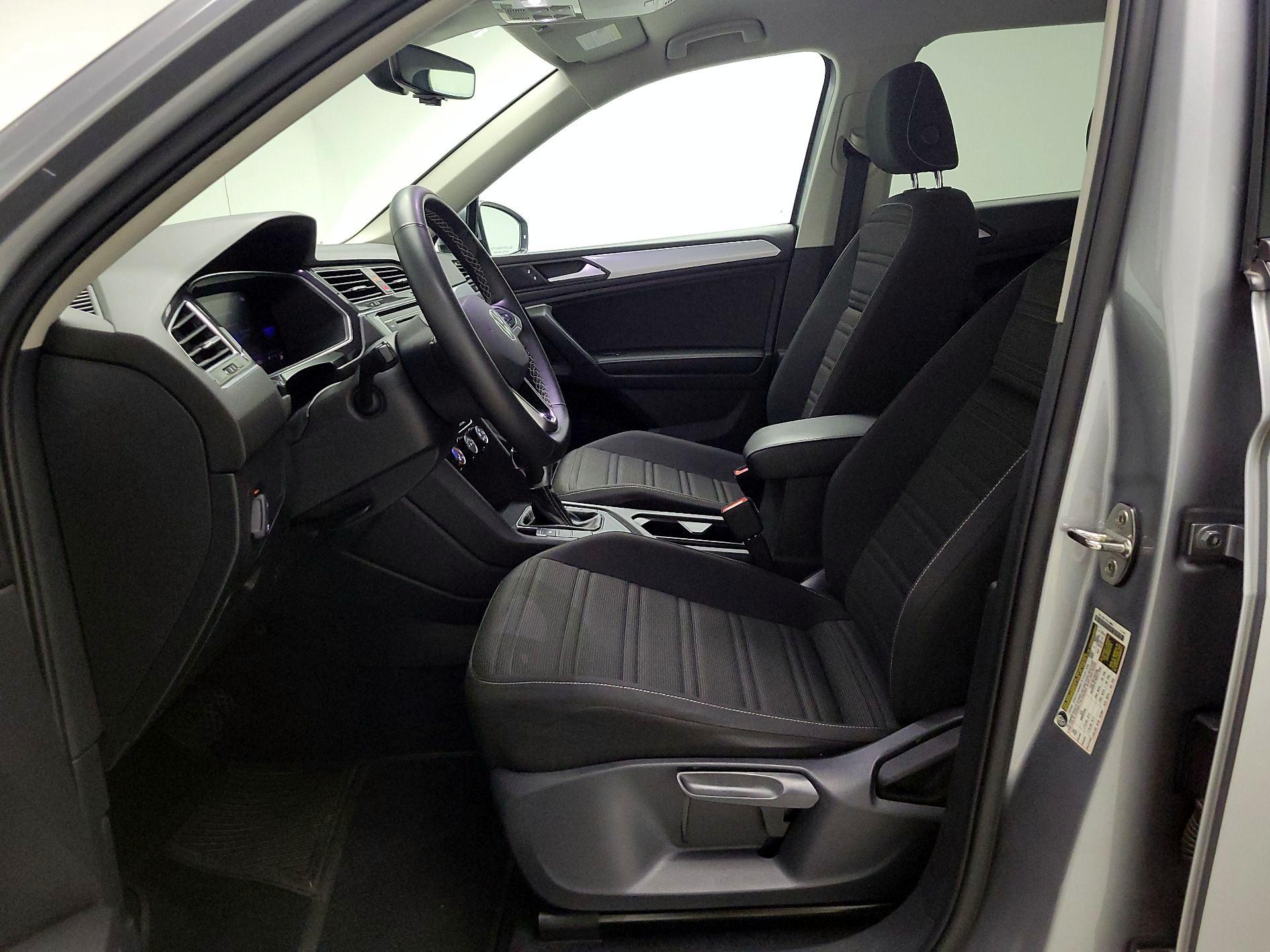 Thumbnail: 2022 Volkswagen Tiguan - 11