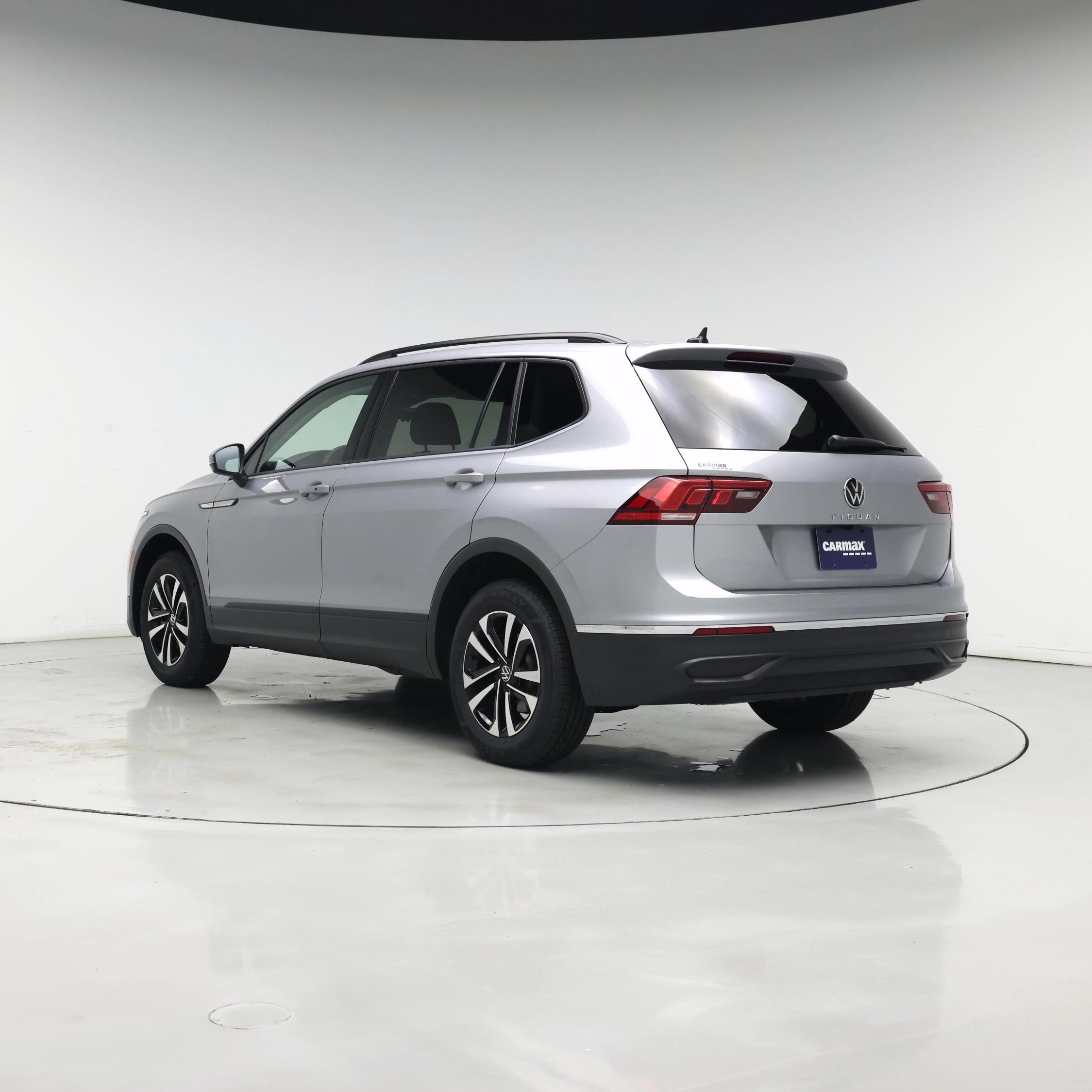 Thumbnail: 2022 Volkswagen Tiguan - 2