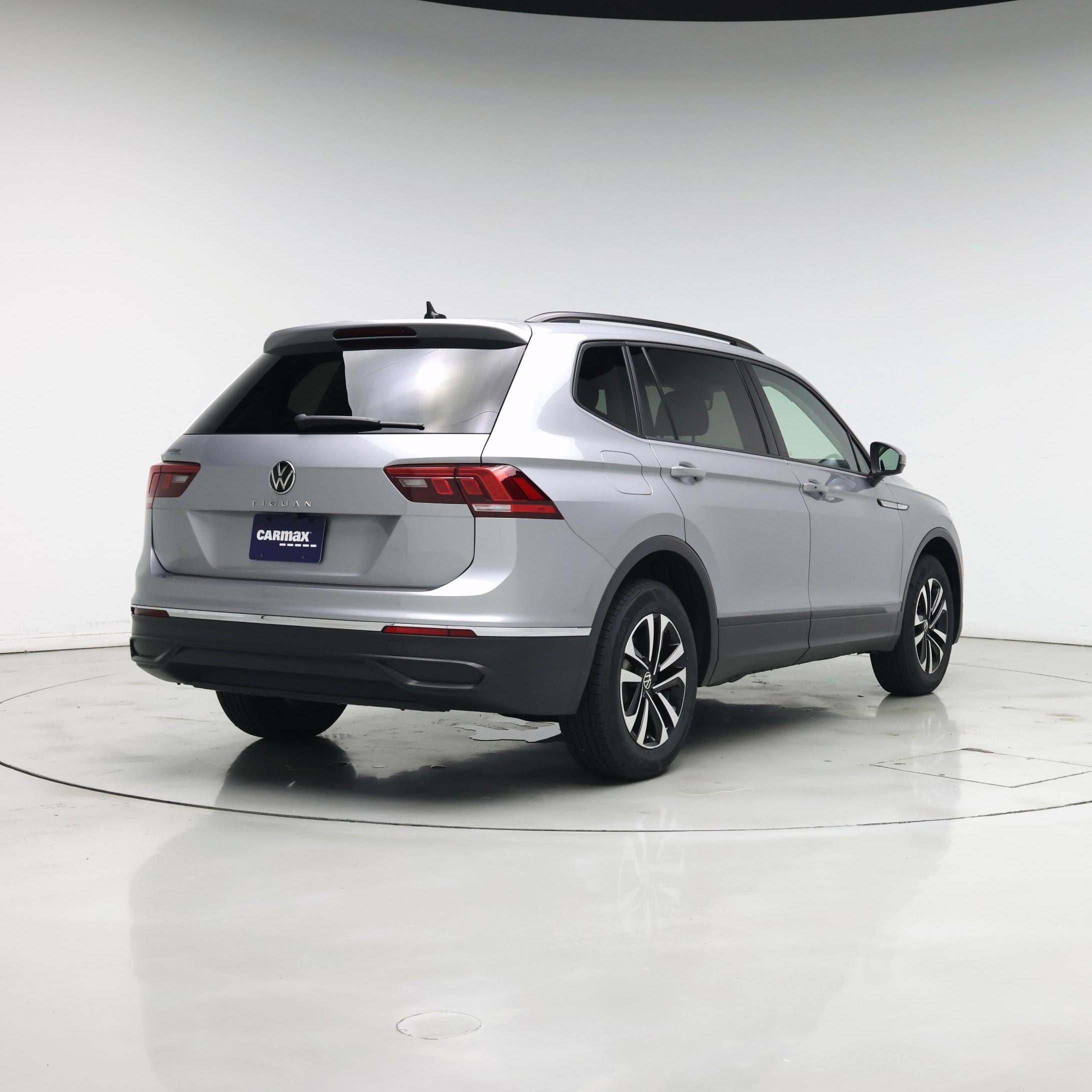Thumbnail: 2022 Volkswagen Tiguan - 8