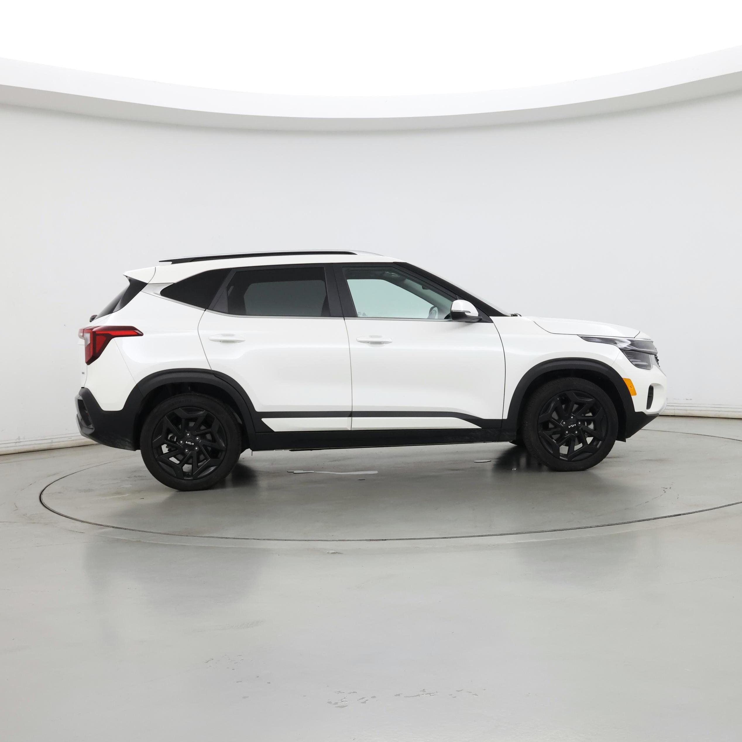 Thumbnail: 2024 Kia Seltos - 7