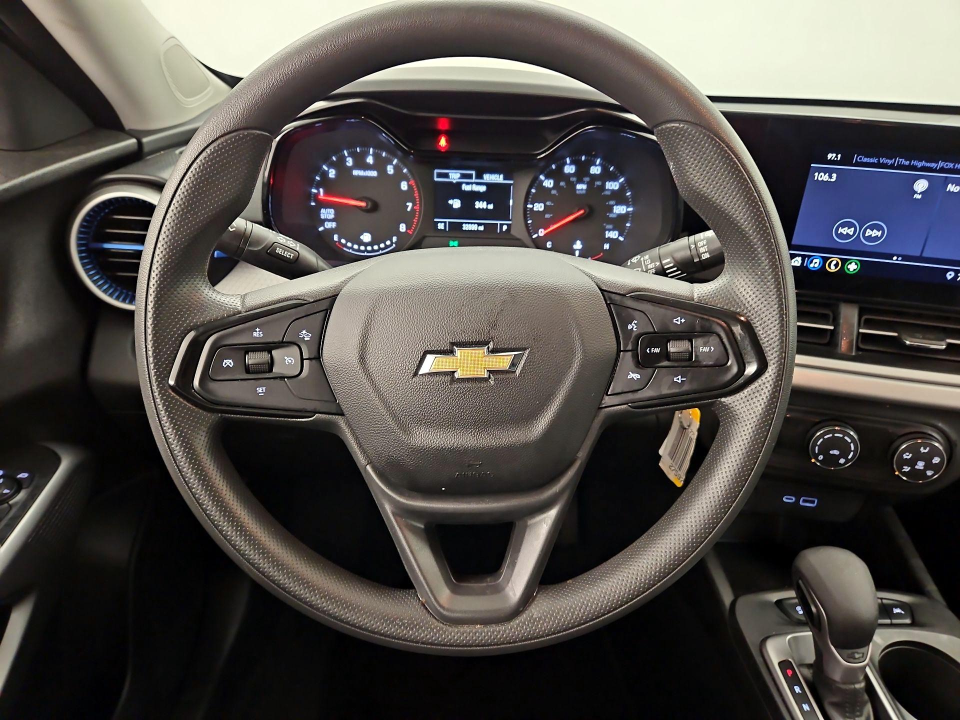 Thumbnail: 2024 Chevrolet Trax - 10