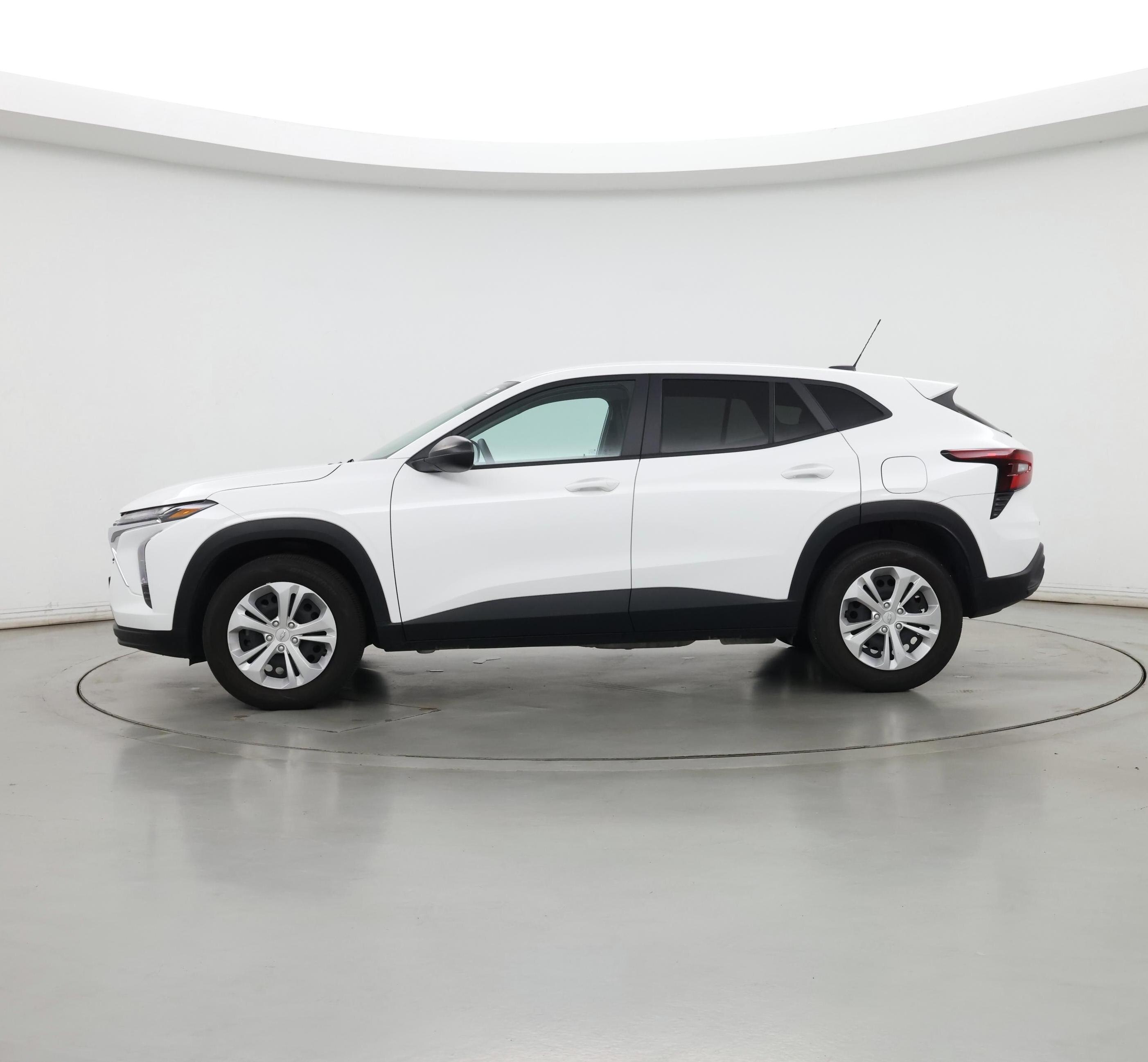 Thumbnail: 2024 Chevrolet Trax - 3