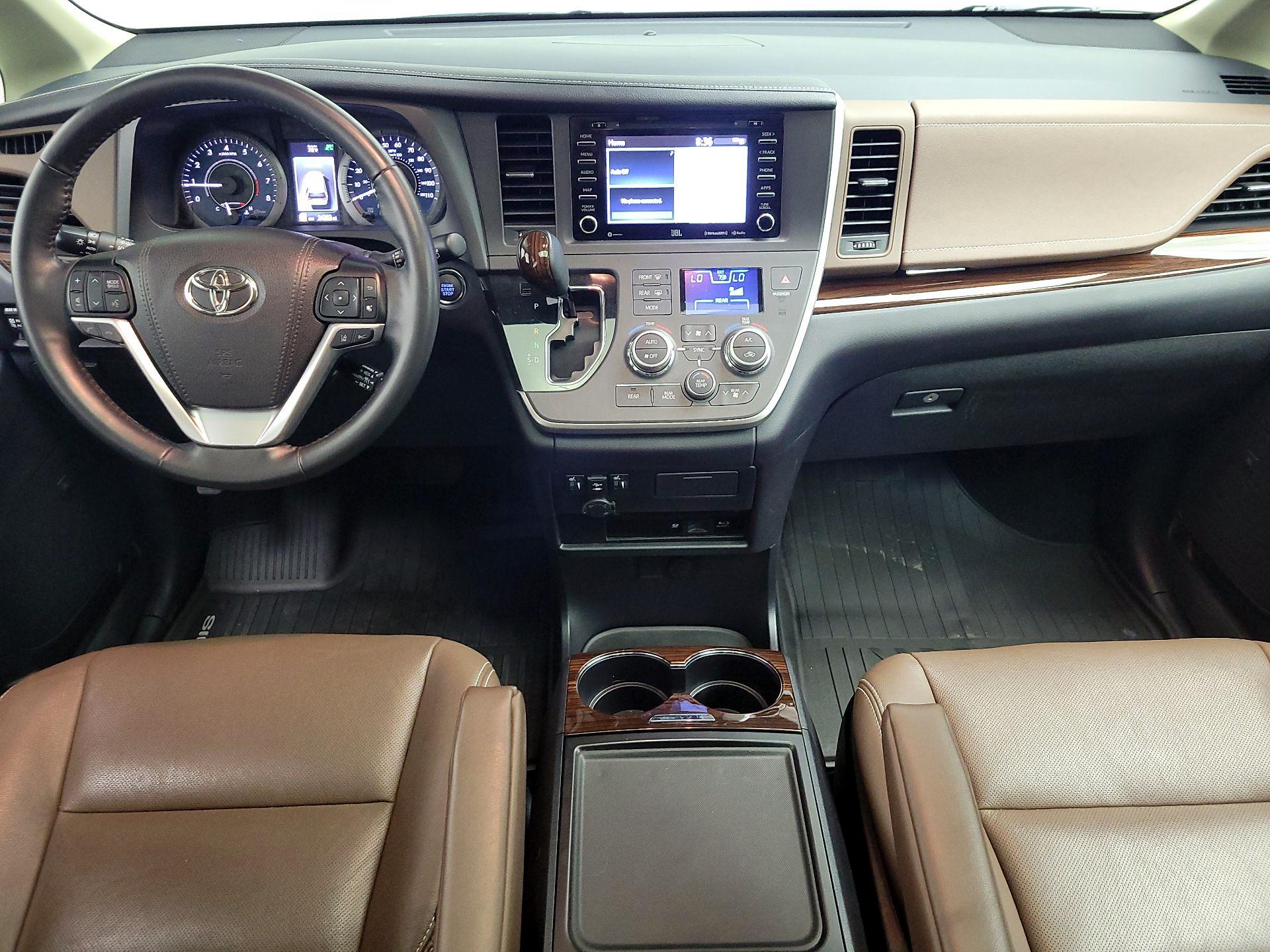 Thumbnail: 2020 Toyota Sienna - 9