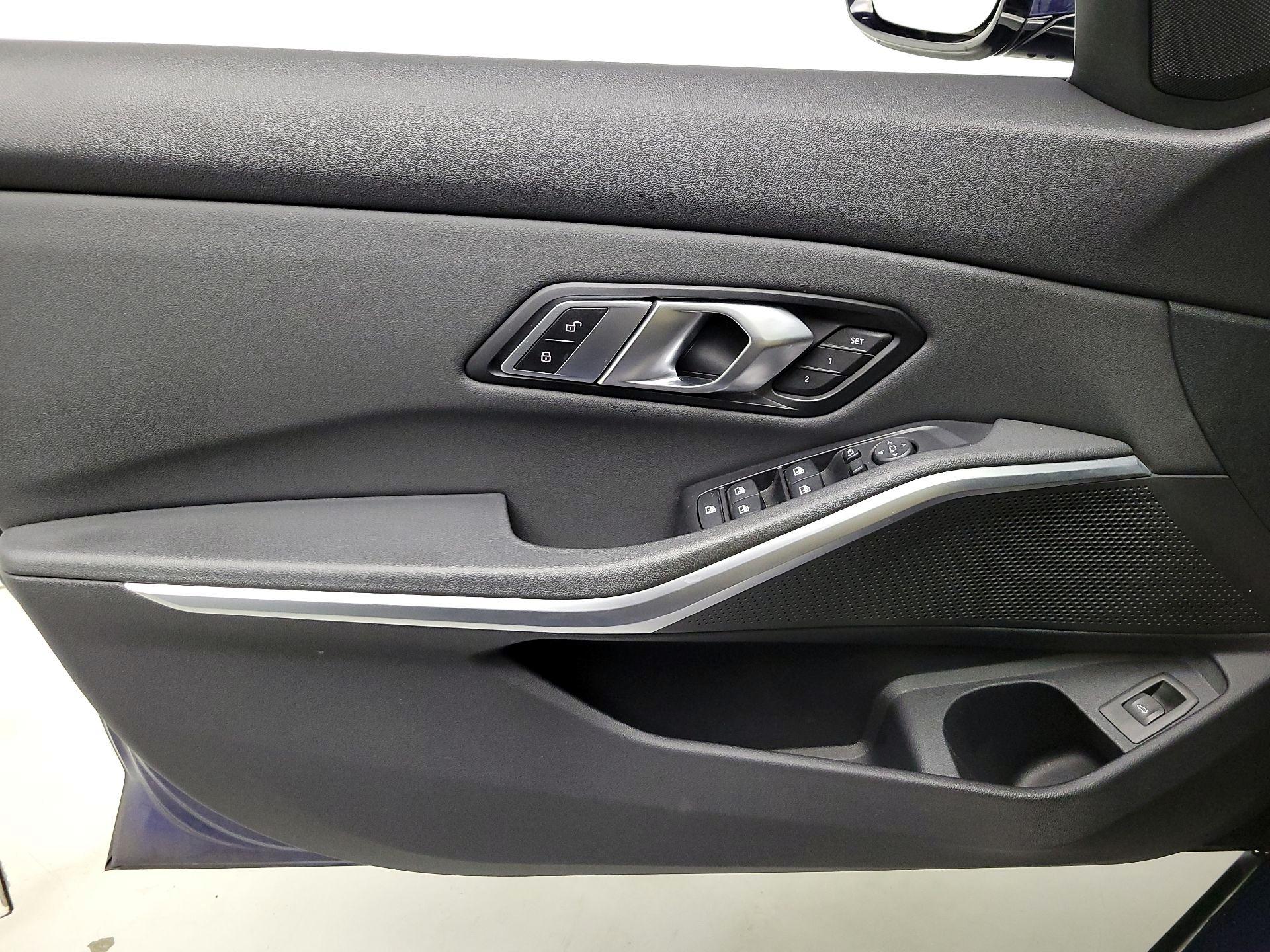 Thumbnail: 2019 BMW 3 Series - 12