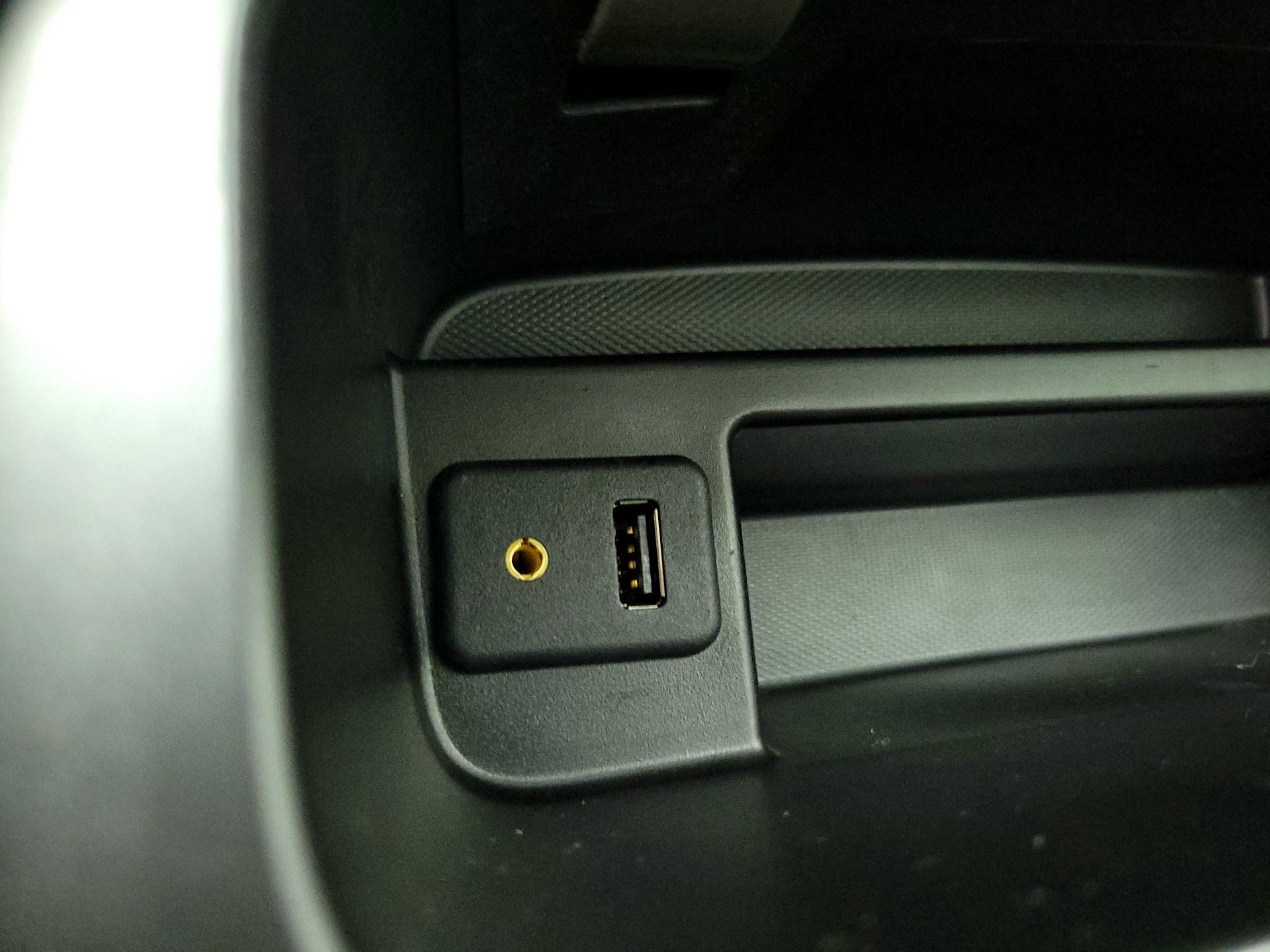 Thumbnail: 2016 Chevrolet Sonic - 16