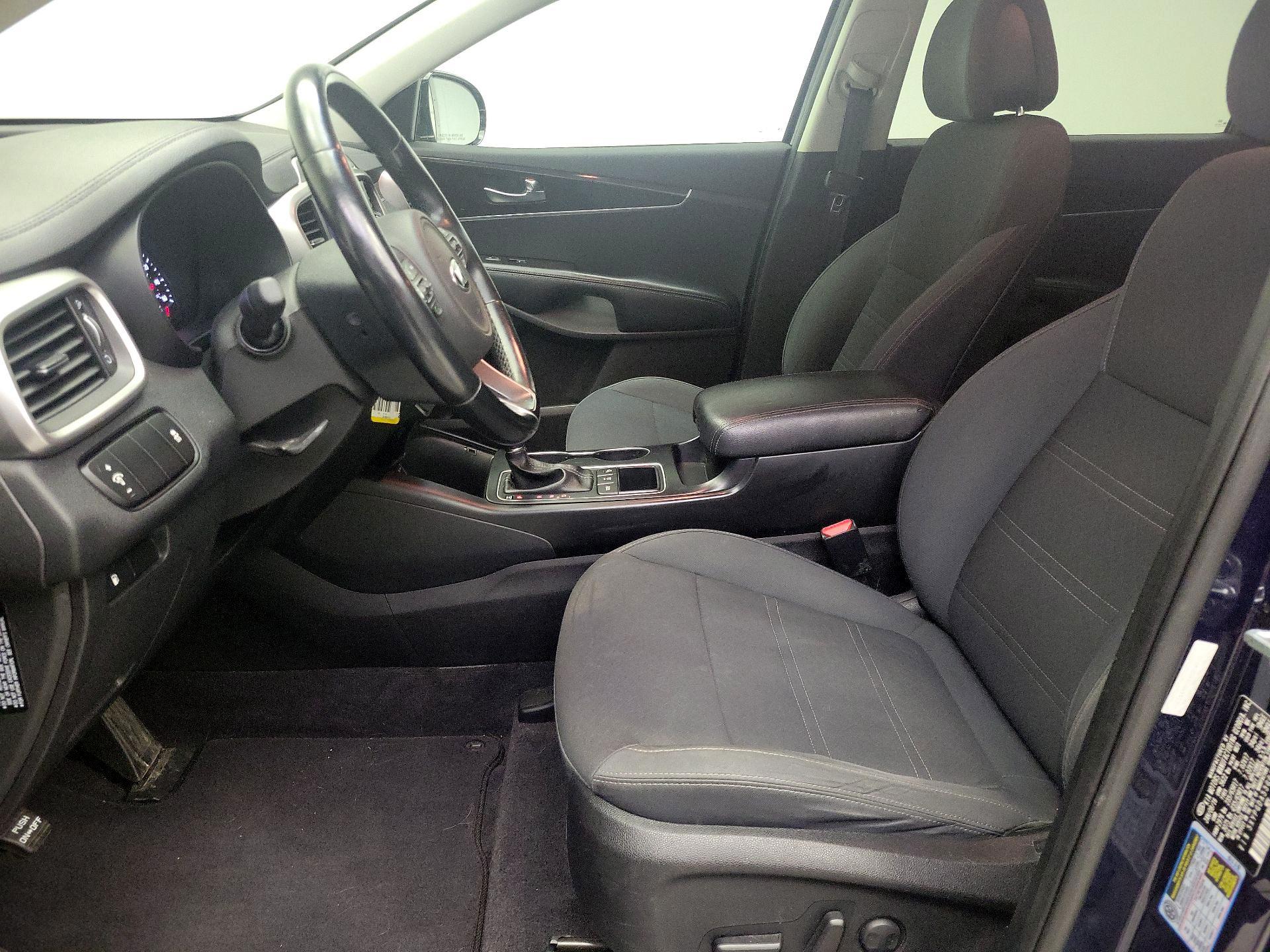 Thumbnail: 2016 Kia Sorento - 11
