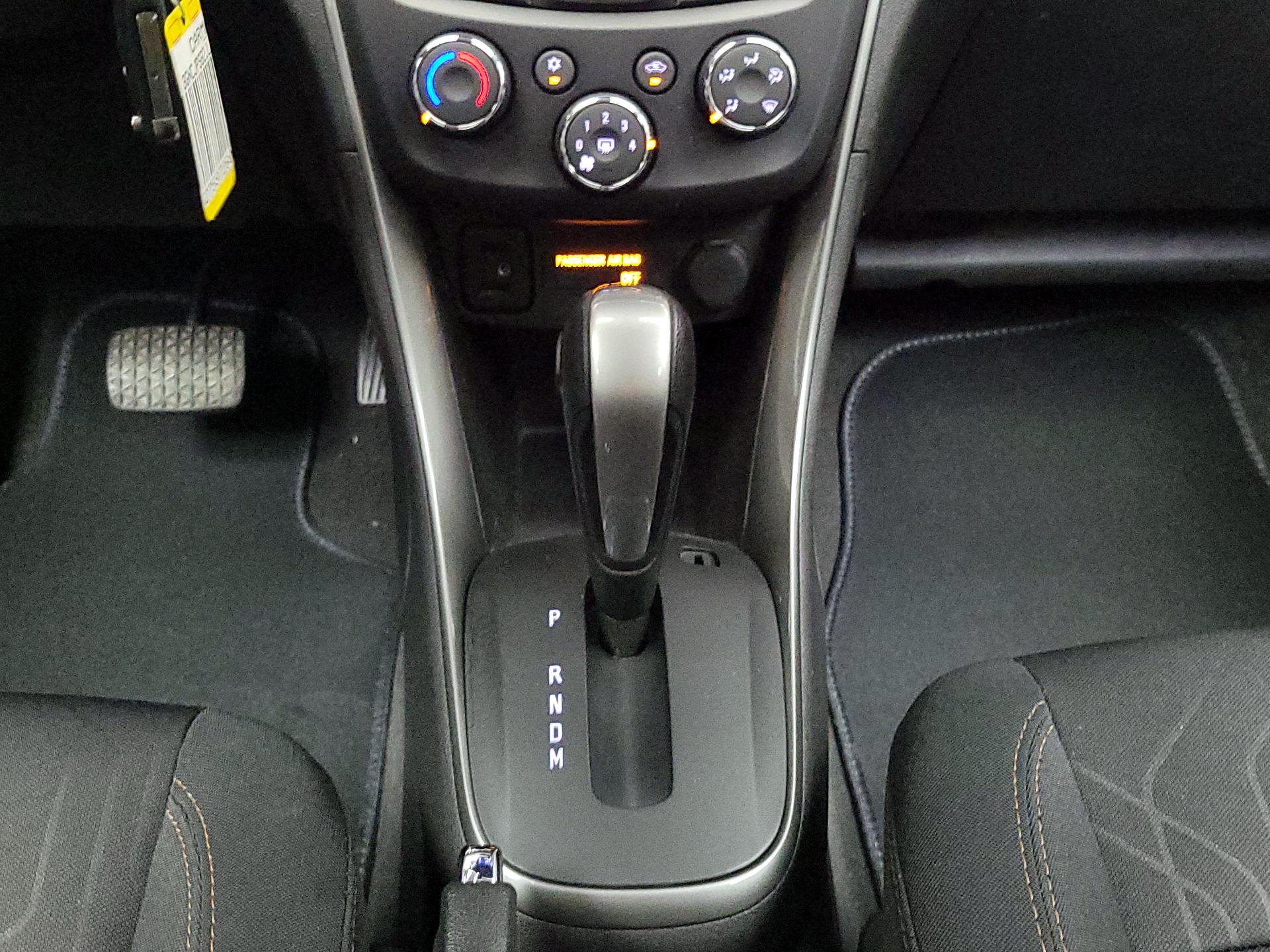 Thumbnail: 2018 Chevrolet Trax - 17