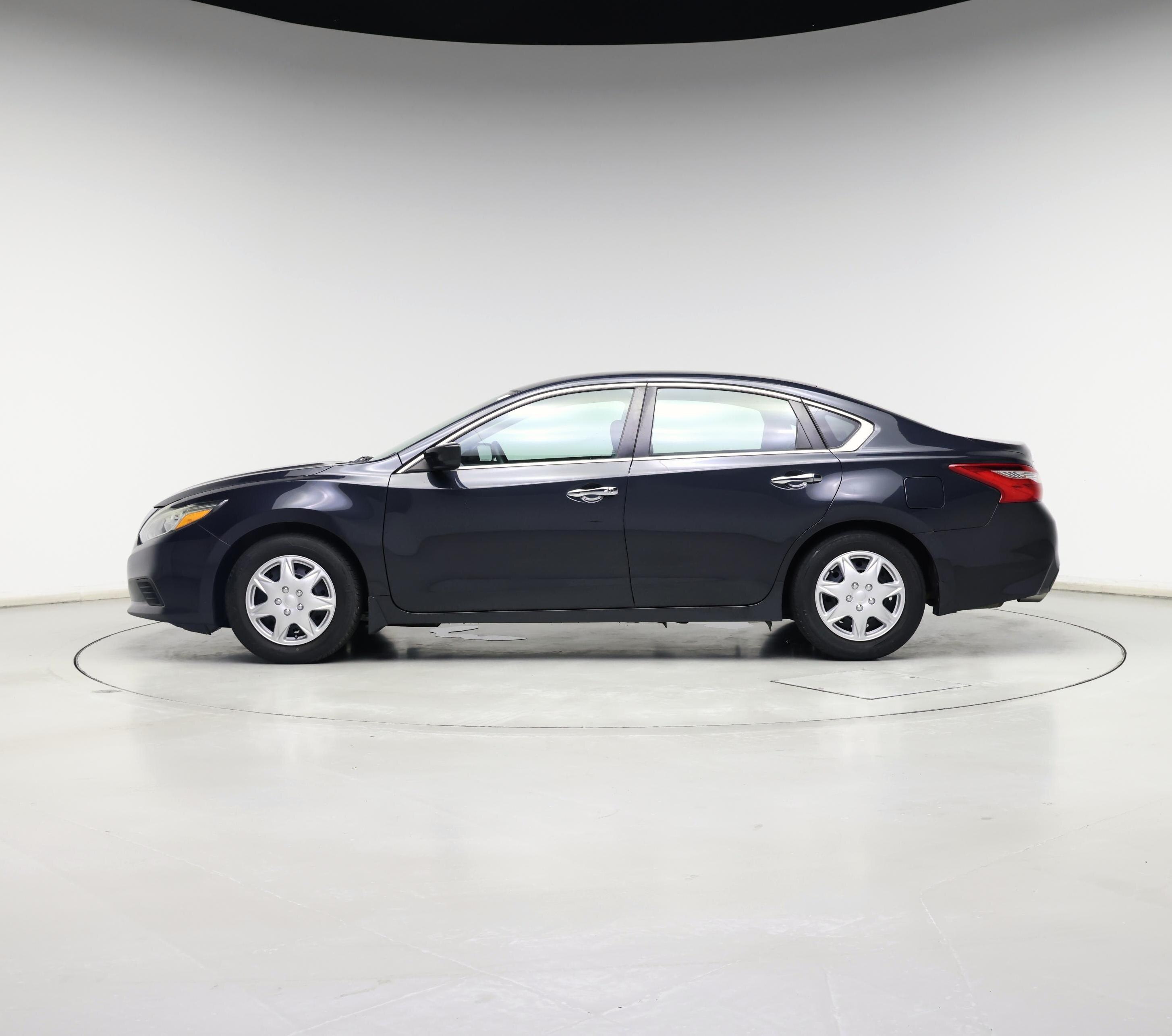 Thumbnail: 2017 Nissan Altima - 3