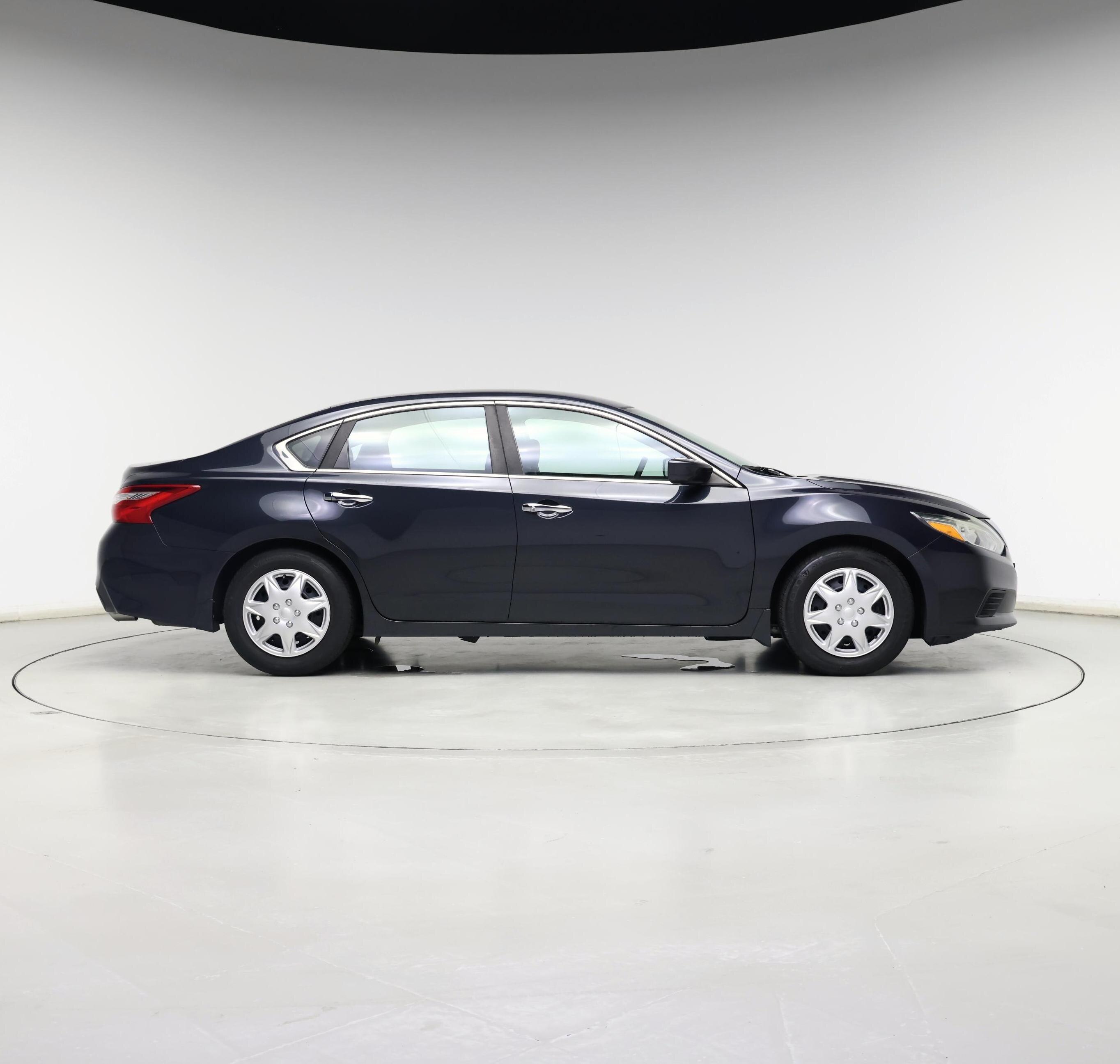 Thumbnail: 2017 Nissan Altima - 7