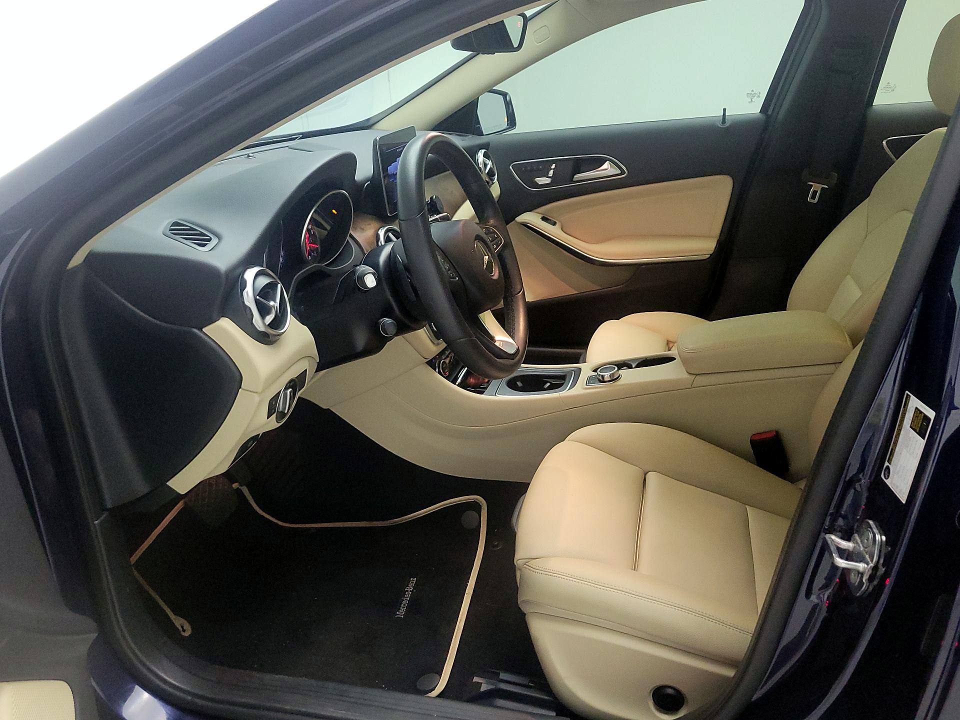 Thumbnail: 2018 Mercedes-Benz GLA - 11