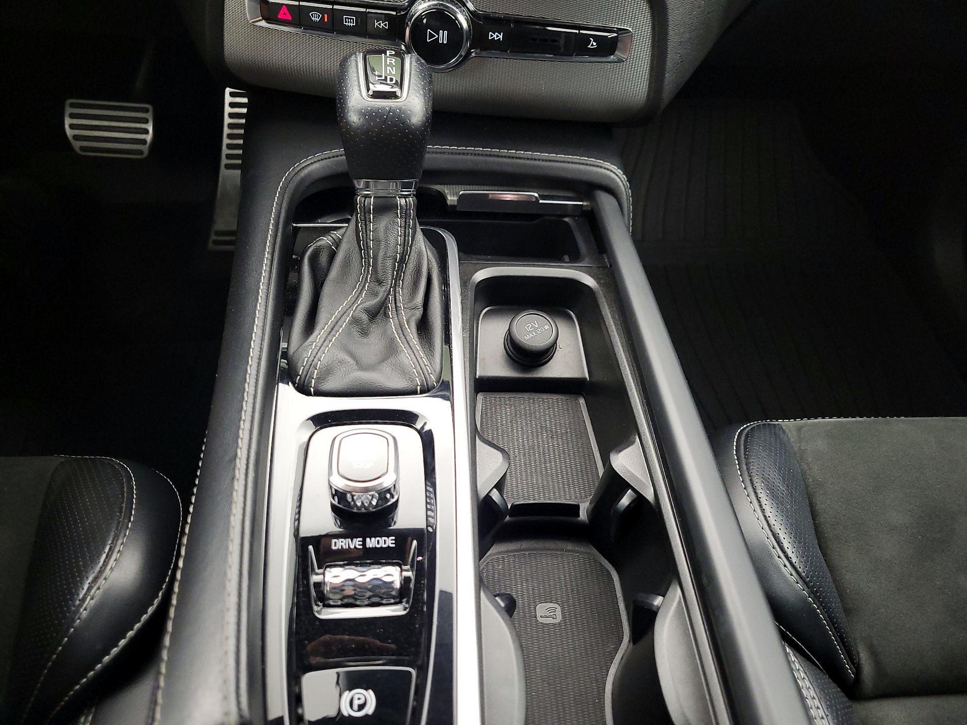 Thumbnail: 2019 Volvo XC90 - 17