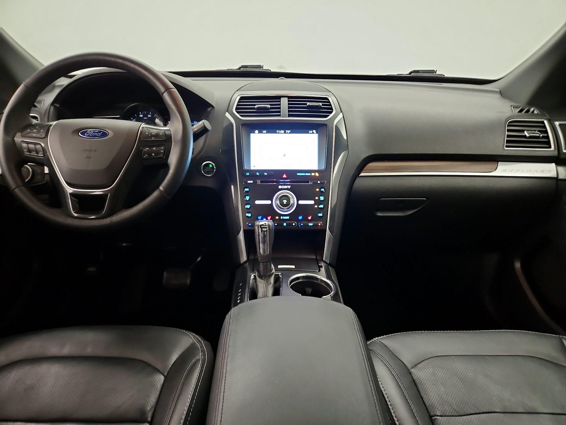 Thumbnail: 2017 Ford Explorer - 9